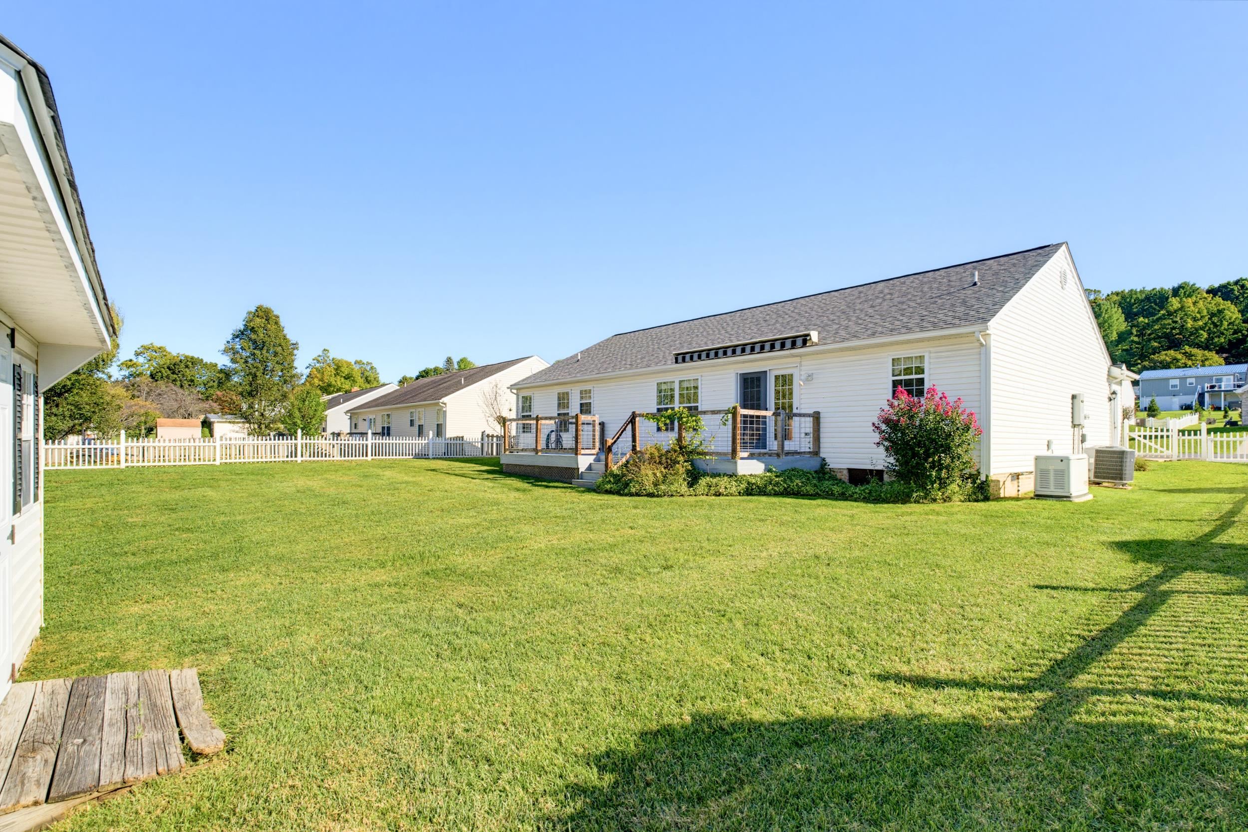 714 RITCHIE BLVD, STAUNTON, Virginia 24401, 3 Bedrooms Bedrooms, ,2 BathroomsBathrooms,Residential,714 RITCHIE BLVD,682790 MLS # 682790