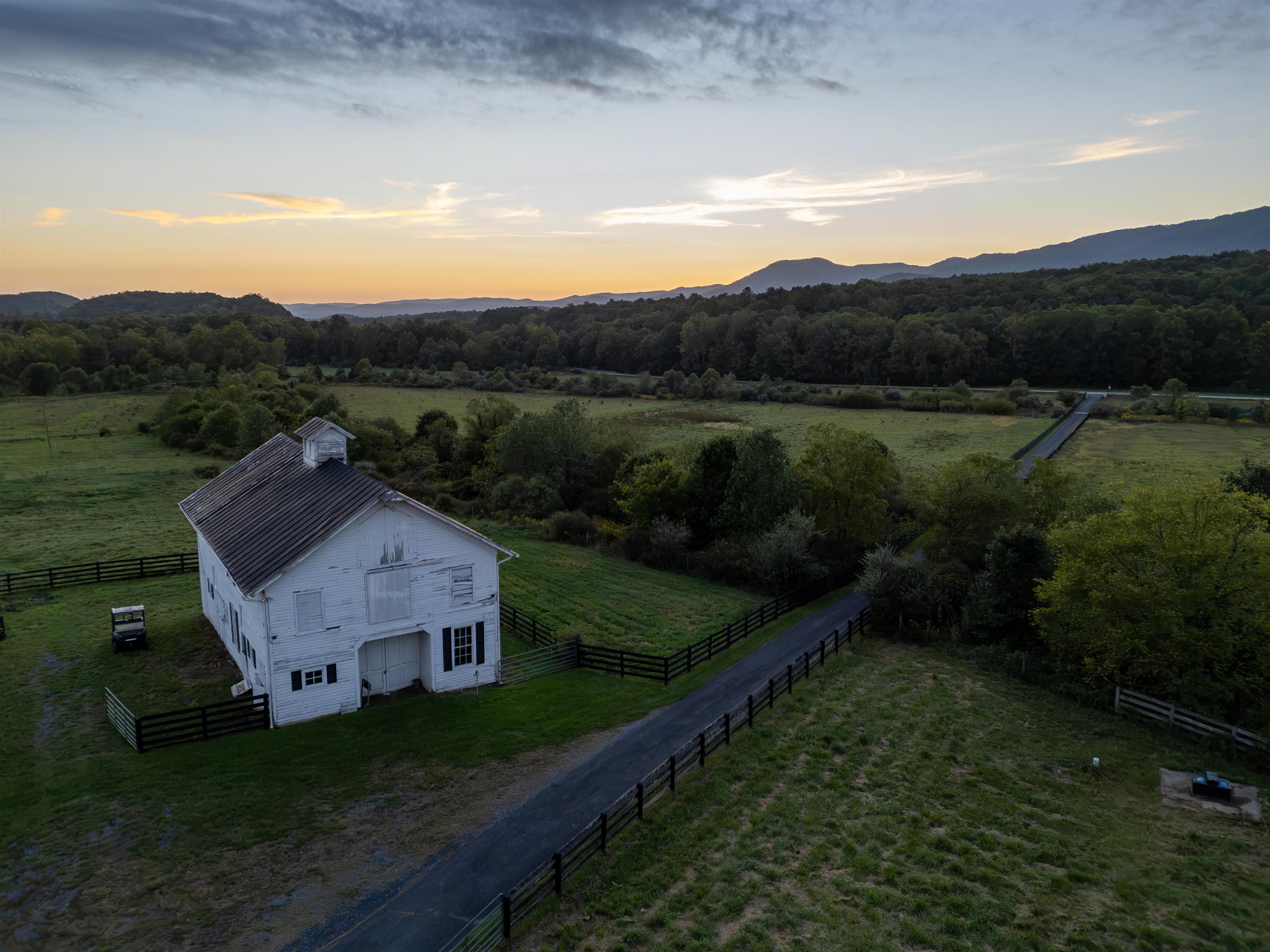2276 LITTLE CALF PASTURE HWY, SWOOPE, Virginia 24479, 5 Bedrooms Bedrooms, ,3 BathroomsBathrooms,Residential,2276 LITTLE CALF PASTURE HWY,682794 MLS # 682794 2276 LITTLE CALF PASTURE HWY, SWOOPE, Virginia 24479, 5 Bedrooms Bedrooms, ,3 BathroomsBathrooms,Residential,2276 LITTLE CALF PASTURE HWY,682794 MLS # 682794
