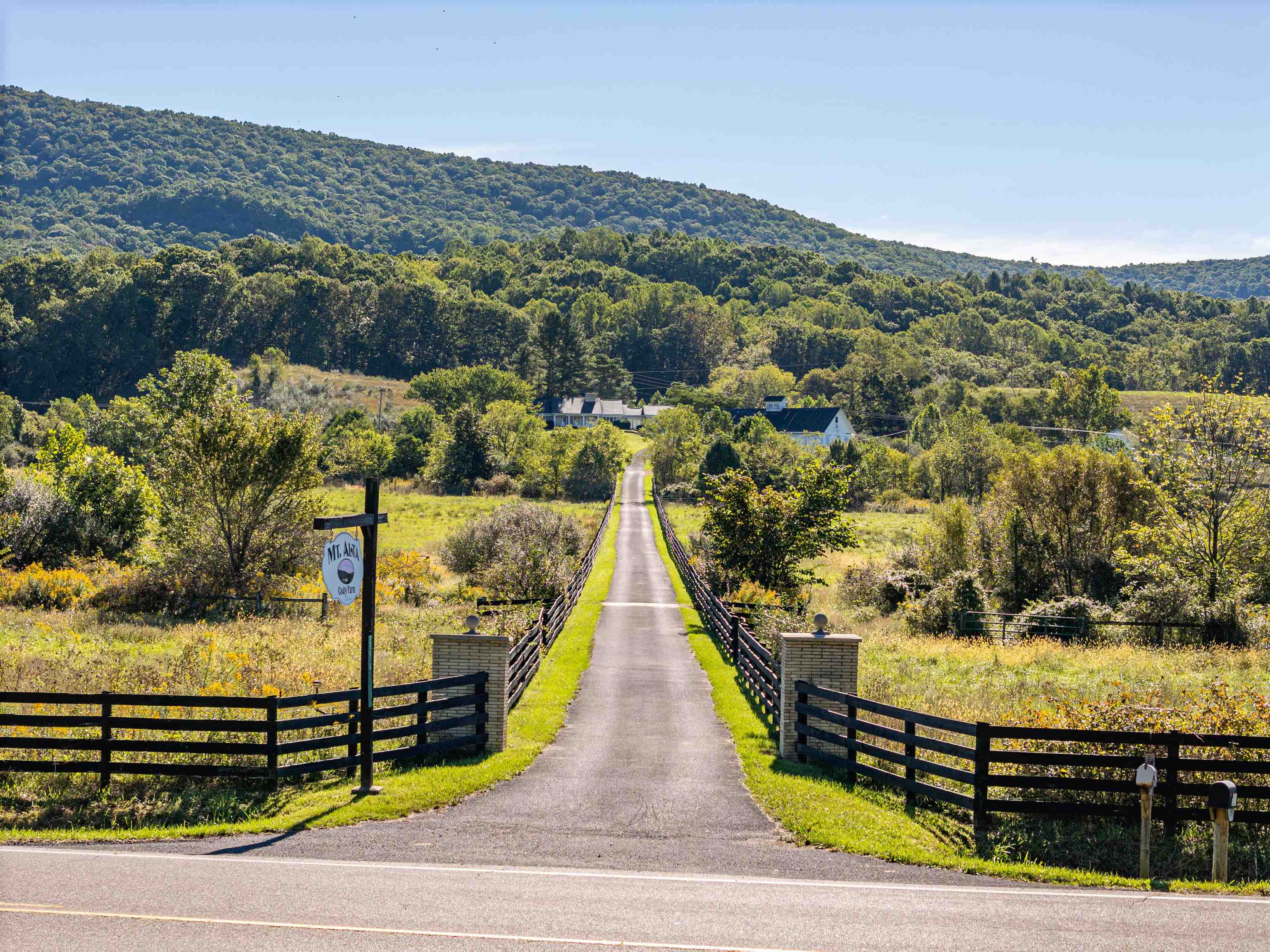2276 LITTLE CALF PASTURE HWY, SWOOPE, Virginia 24479, 5 Bedrooms Bedrooms, ,3 BathroomsBathrooms,Residential,2276 LITTLE CALF PASTURE HWY,682794 MLS # 682794 2276 LITTLE CALF PASTURE HWY, SWOOPE, Virginia 24479, 5 Bedrooms Bedrooms, ,3 BathroomsBathrooms,Residential,2276 LITTLE CALF PASTURE HWY,682794 MLS # 682794