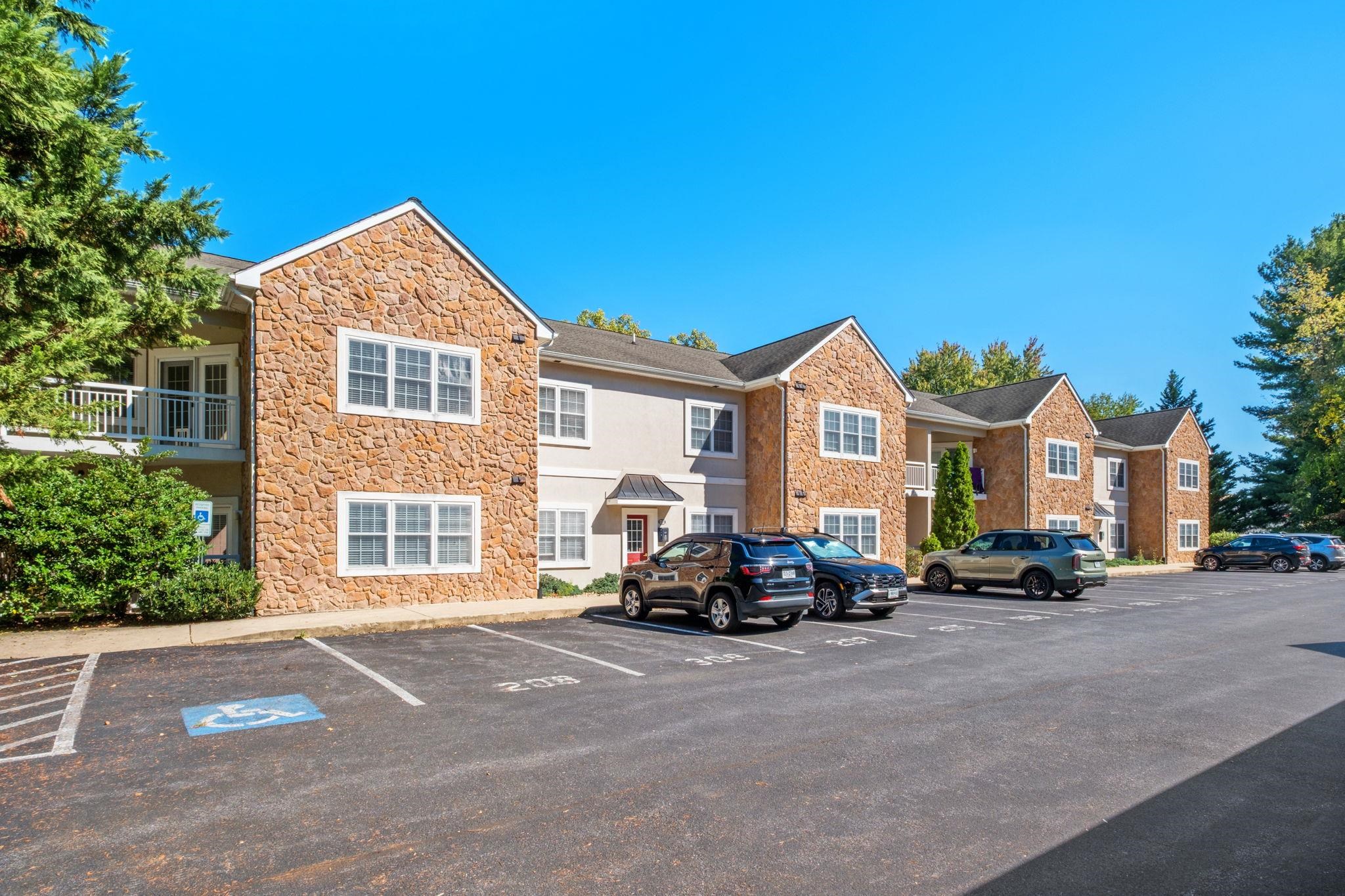 1410 N COALTER ST, STAUNTON, Virginia 24401, 2 Bedrooms Bedrooms, ,2 BathroomsBathrooms,Residential,1410 N COALTER ST,682796 MLS # 682796
