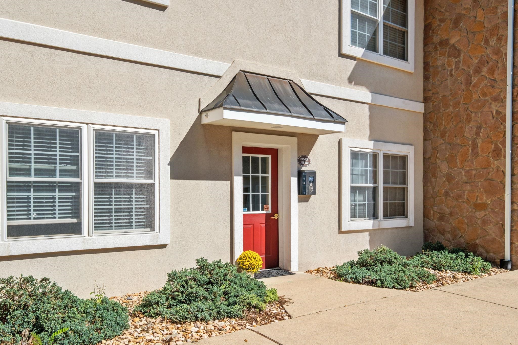 1410 N COALTER ST, STAUNTON, Virginia 24401, 2 Bedrooms Bedrooms, ,2 BathroomsBathrooms,Residential,1410 N COALTER ST,682796 MLS # 682796