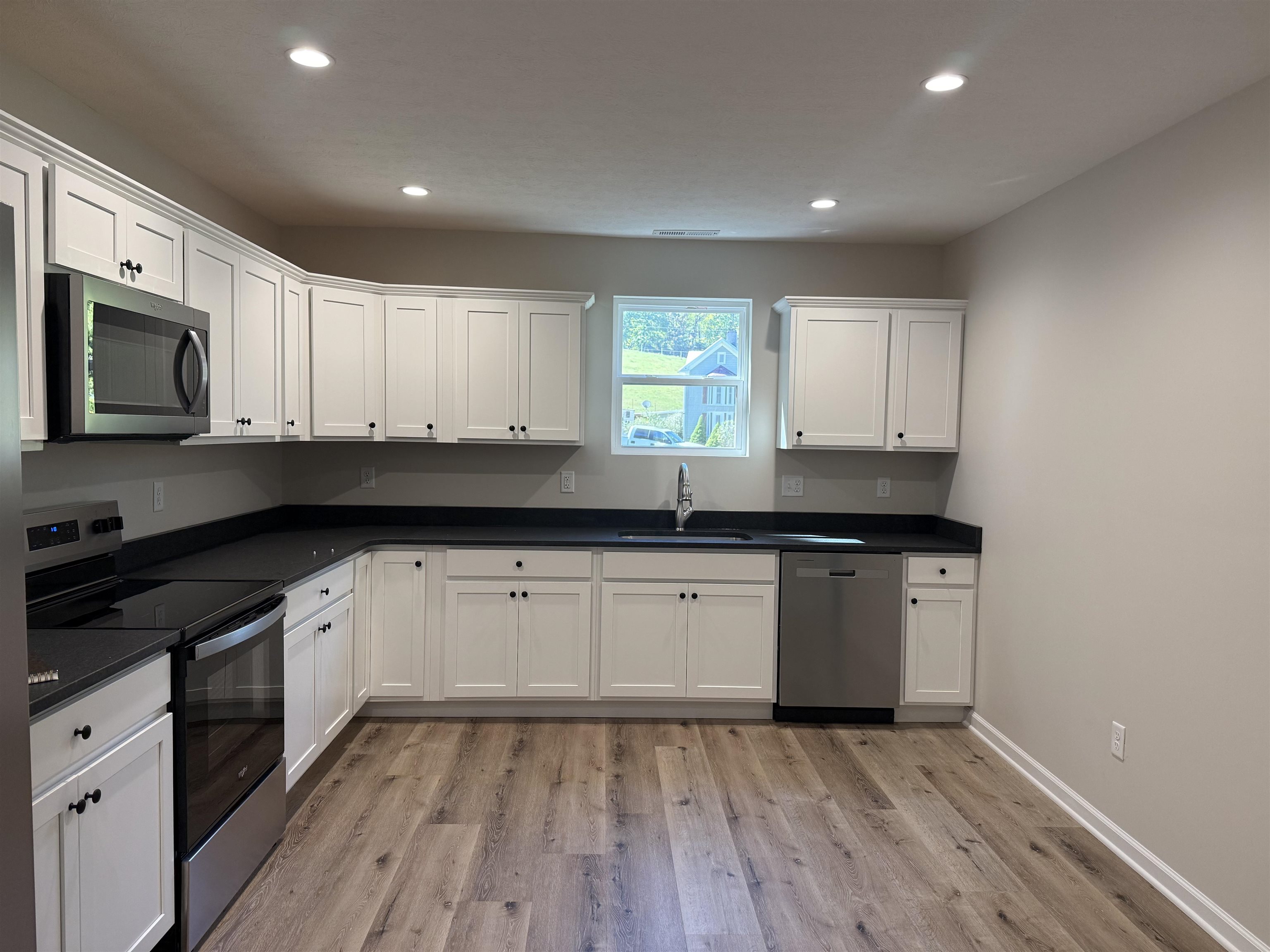 362 WHITMORE RD, MOUNT SOLON, Virginia 22843, 3 Bedrooms Bedrooms, ,2 BathroomsBathrooms,Residential,362 WHITMORE RD,682811 MLS # 682811