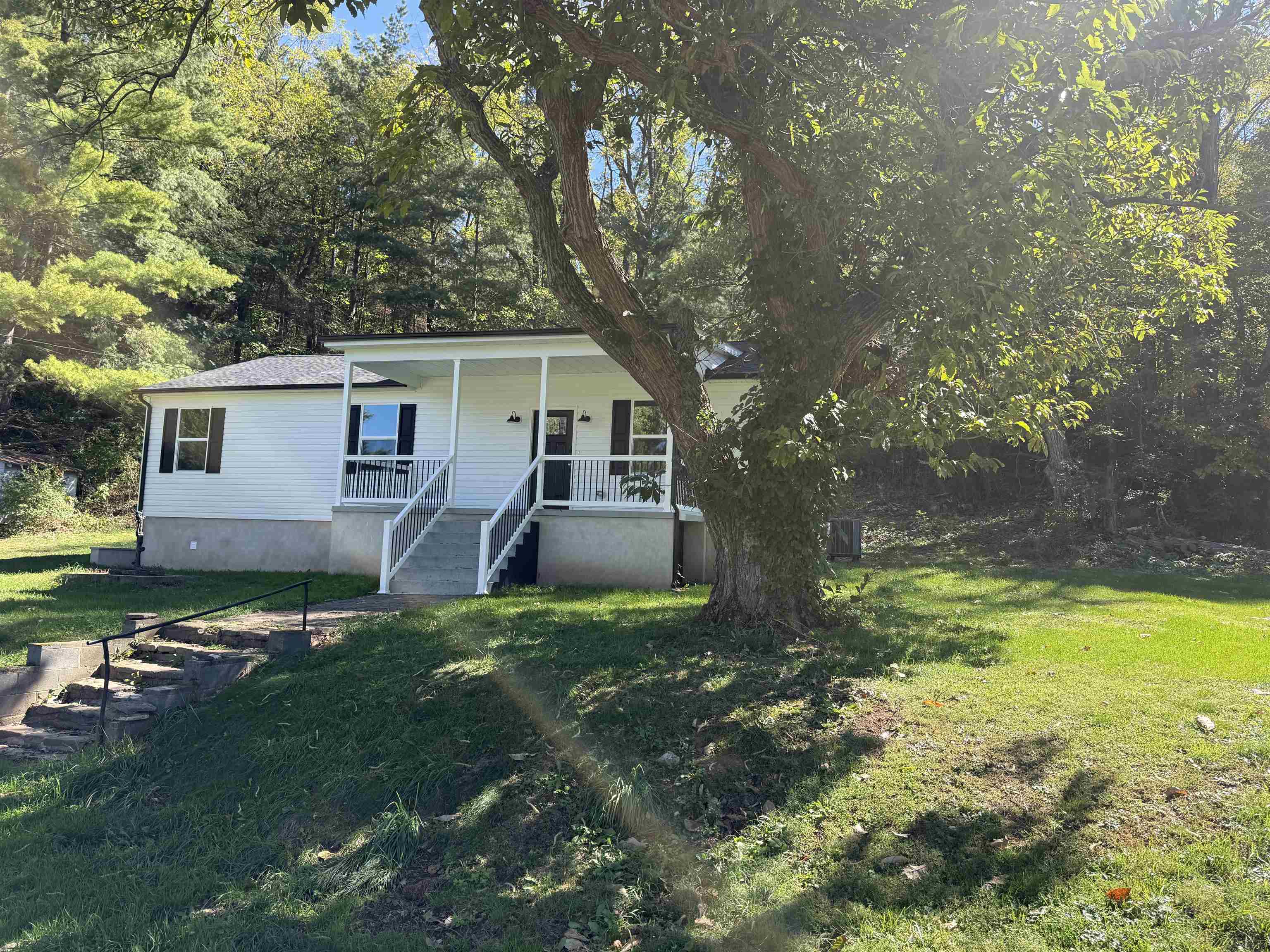 362 WHITMORE RD, MOUNT SOLON, Virginia 22843, 3 Bedrooms Bedrooms, ,2 BathroomsBathrooms,Residential,362 WHITMORE RD,682811 MLS # 682811