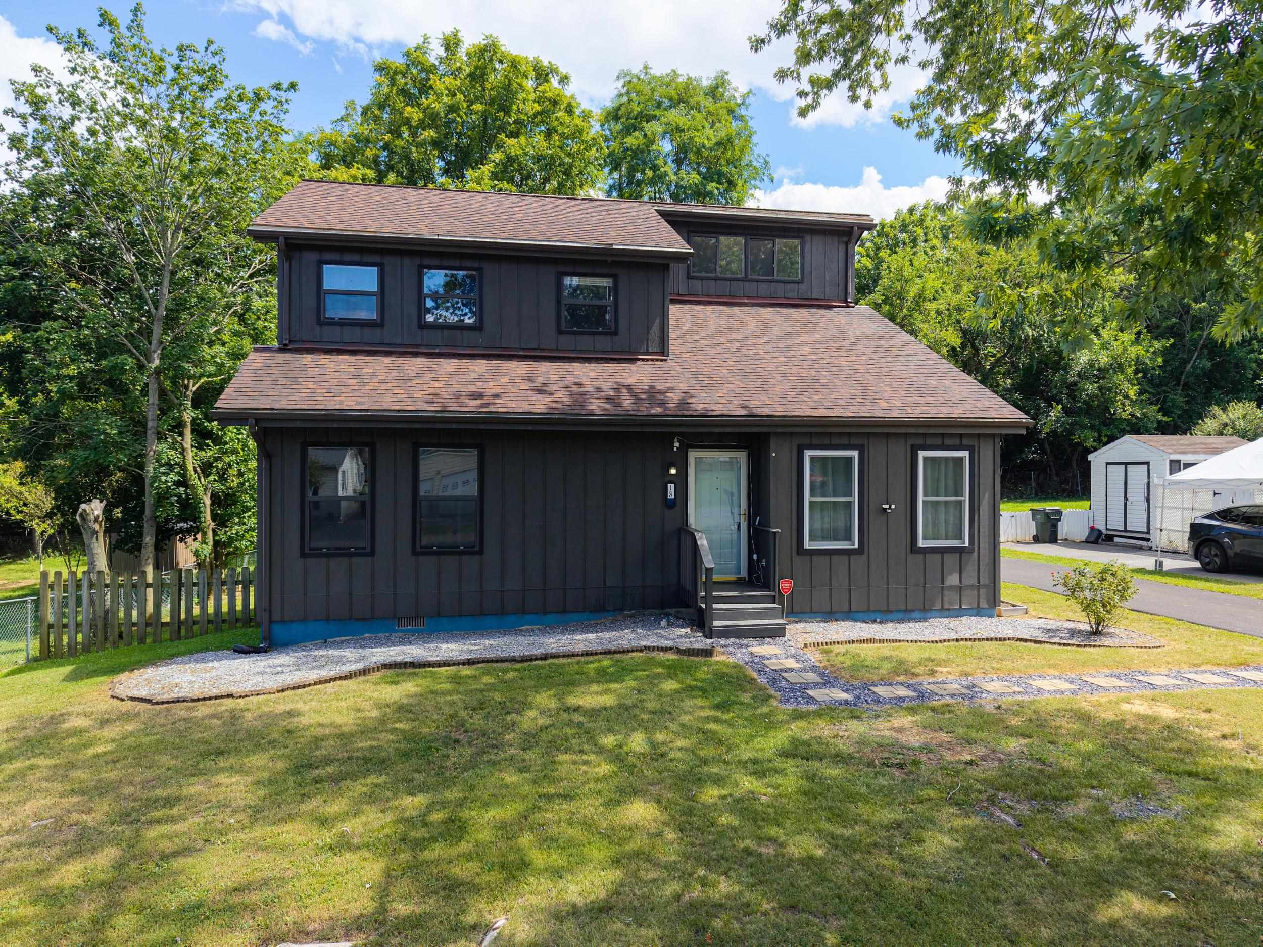 18 BEVERLEY ST, VERONA, Virginia 24482, 4 Bedrooms Bedrooms, ,2 BathroomsBathrooms,Residential,18 BEVERLEY ST,680328 MLS # 680328 18 BEVERLEY ST, VERONA, Virginia 24482, 4 Bedrooms Bedrooms, ,2 BathroomsBathrooms,Residential,18 BEVERLEY ST,680328 MLS # 680328