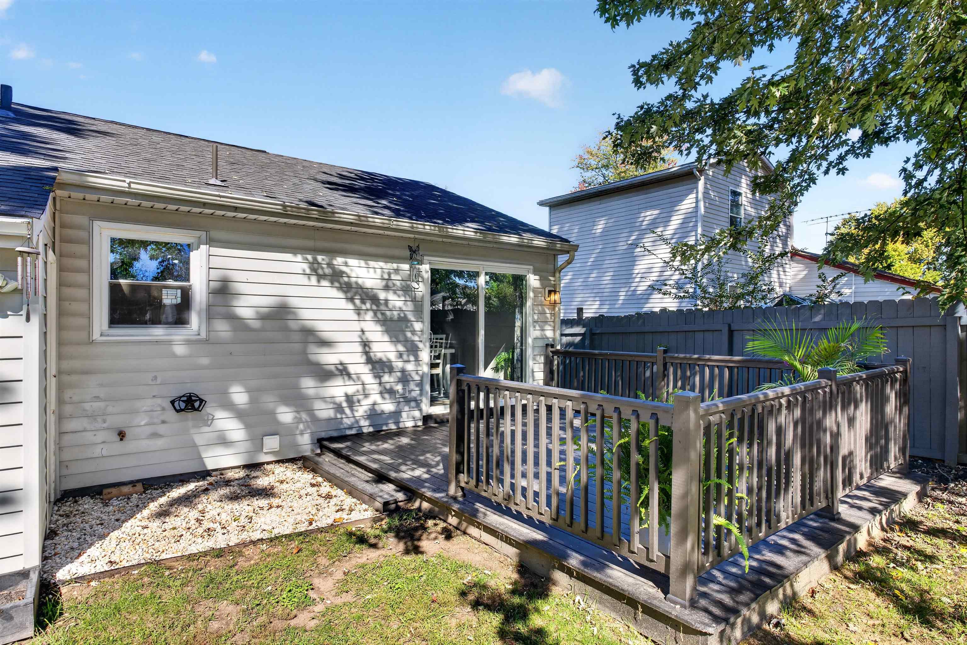 660 N AUGUSTA AVE, WAYNESBORO, Virginia 22980, 3 Bedrooms Bedrooms, ,1 BathroomBathrooms,Residential,660 N AUGUSTA AVE,682795 MLS # 682795 660 N AUGUSTA AVE, WAYNESBORO, Virginia 22980, 3 Bedrooms Bedrooms, ,1 BathroomBathrooms,Residential,660 N AUGUSTA AVE,682795 MLS # 682795