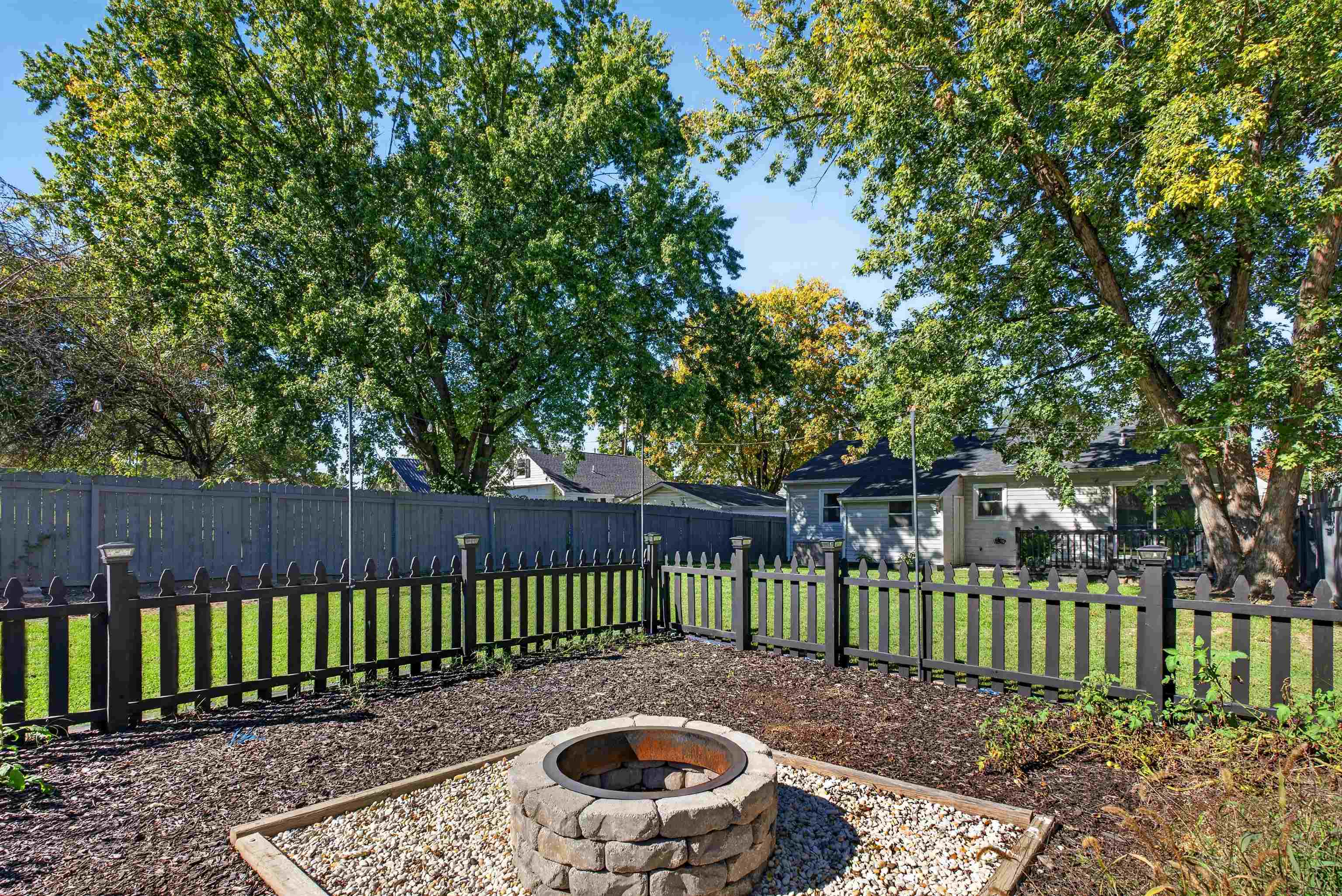 660 N AUGUSTA AVE, WAYNESBORO, Virginia 22980, 3 Bedrooms Bedrooms, ,1 BathroomBathrooms,Residential,660 N AUGUSTA AVE,682795 MLS # 682795 660 N AUGUSTA AVE, WAYNESBORO, Virginia 22980, 3 Bedrooms Bedrooms, ,1 BathroomBathrooms,Residential,660 N AUGUSTA AVE,682795 MLS # 682795