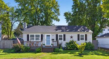 660 N AUGUSTA AVE, WAYNESBORO, Virginia 22980, 3 Bedrooms Bedrooms, ,1 BathroomBathrooms,Residential,660 N AUGUSTA AVE,682795 MLS # 682795