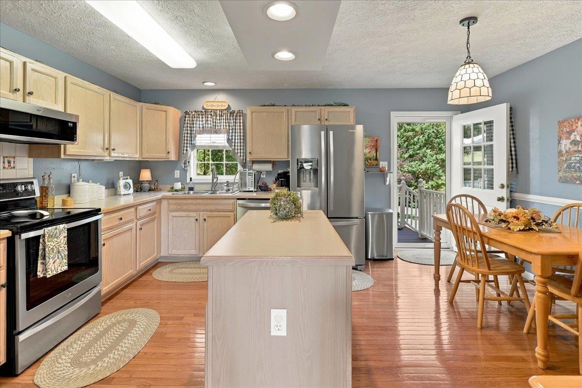 61 CONFEDERACY DR, PENN LAIRD, Virginia 22846, 3 Bedrooms Bedrooms, ,2 BathroomsBathrooms,Residential,61 CONFEDERACY DR,682813 MLS # 682813 61 CONFEDERACY DR, PENN LAIRD, Virginia 22846, 3 Bedrooms Bedrooms, ,2 BathroomsBathrooms,Residential,61 CONFEDERACY DR,682813 MLS # 682813