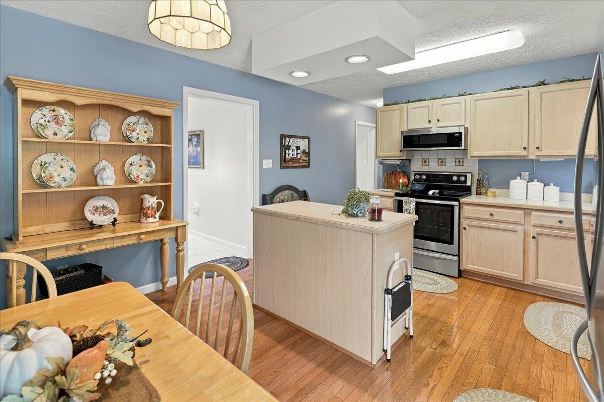 61 CONFEDERACY DR, PENN LAIRD, Virginia 22846, 3 Bedrooms Bedrooms, ,2 BathroomsBathrooms,Residential,61 CONFEDERACY DR,682813 MLS # 682813 61 CONFEDERACY DR, PENN LAIRD, Virginia 22846, 3 Bedrooms Bedrooms, ,2 BathroomsBathrooms,Residential,61 CONFEDERACY DR,682813 MLS # 682813