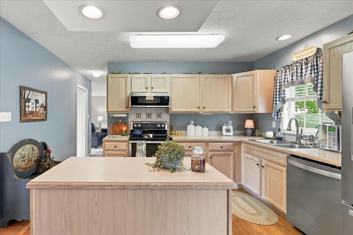 61 CONFEDERACY DR, PENN LAIRD, Virginia 22846, 3 Bedrooms Bedrooms, ,2 BathroomsBathrooms,Residential,61 CONFEDERACY DR,682813 MLS # 682813 61 CONFEDERACY DR, PENN LAIRD, Virginia 22846, 3 Bedrooms Bedrooms, ,2 BathroomsBathrooms,Residential,61 CONFEDERACY DR,682813 MLS # 682813