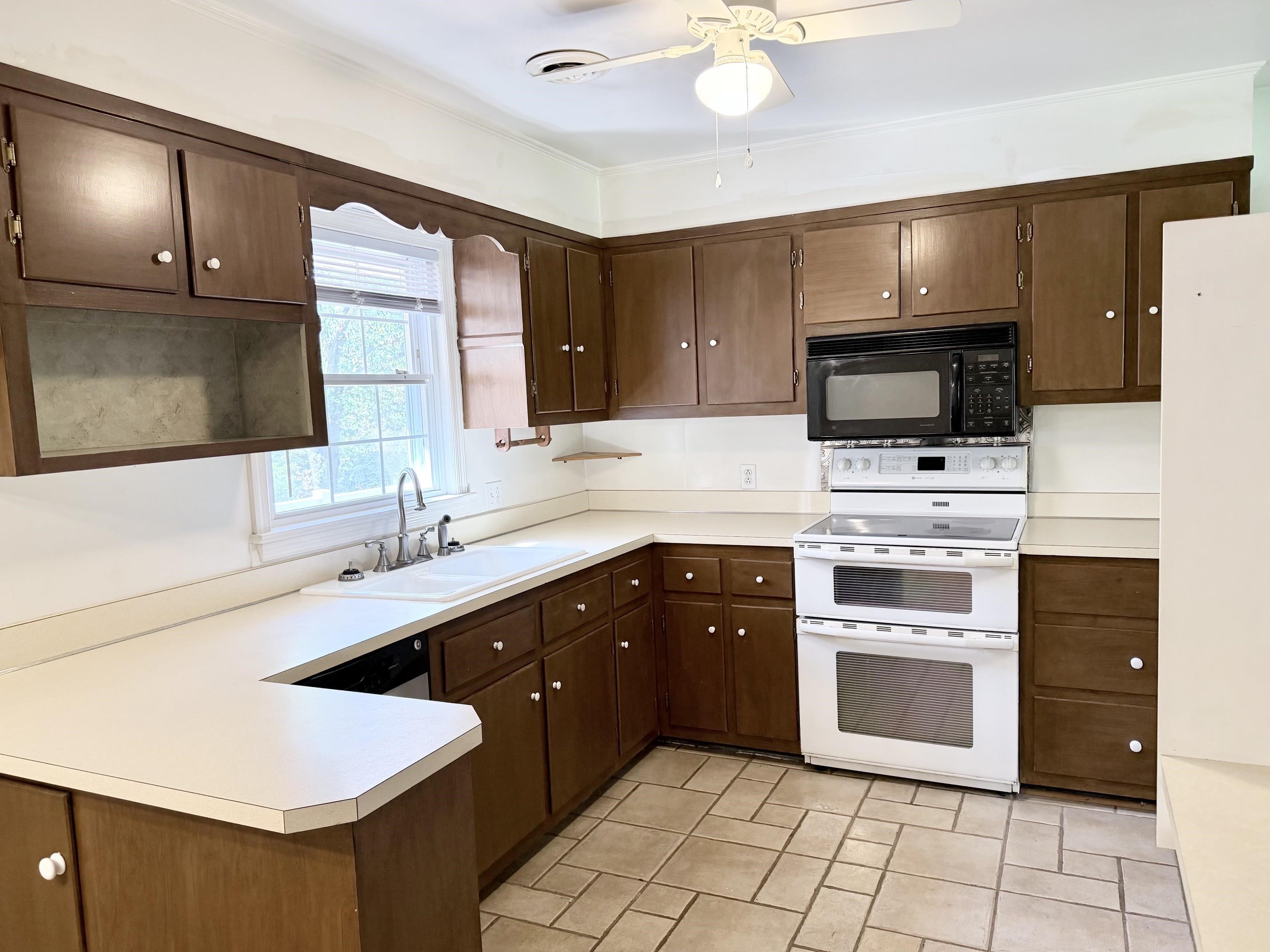 603 DOOMS CROSSING RD, WAYNESBORO, Virginia 22980, 3 Bedrooms Bedrooms, ,1 BathroomBathrooms,Residential,All Brick, sunroom, fenced yard, priced below asse,603 DOOMS CROSSING RD,682817 MLS # 682817