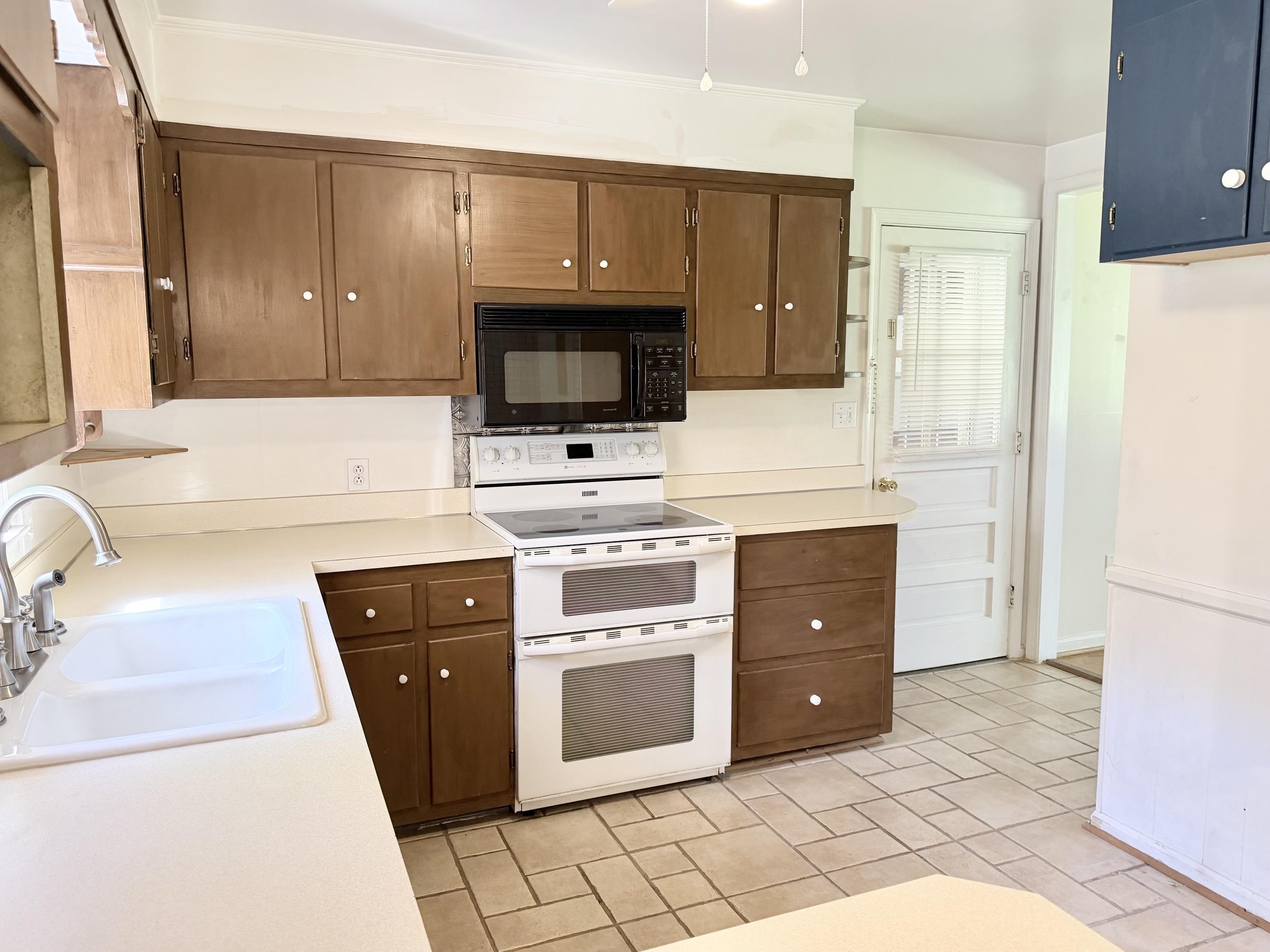 603 DOOMS CROSSING RD, WAYNESBORO, Virginia 22980, 3 Bedrooms Bedrooms, ,1 BathroomBathrooms,Residential,All Brick, sunroom, fenced yard, priced below asse,603 DOOMS CROSSING RD,682817 MLS # 682817