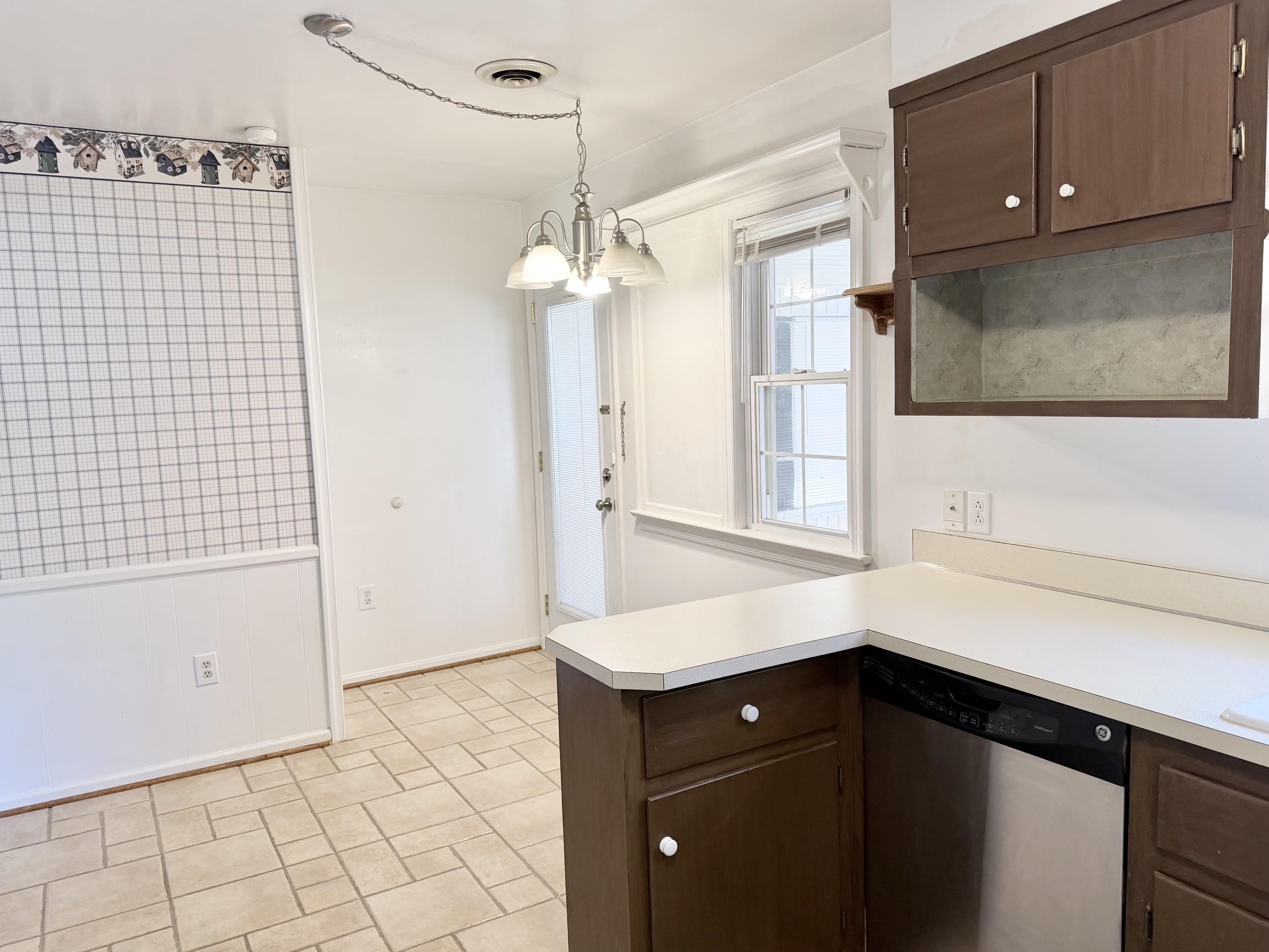 603 DOOMS CROSSING RD, WAYNESBORO, Virginia 22980, 3 Bedrooms Bedrooms, ,1 BathroomBathrooms,Residential,All Brick, sunroom, fenced yard, priced below asse,603 DOOMS CROSSING RD,682817 MLS # 682817