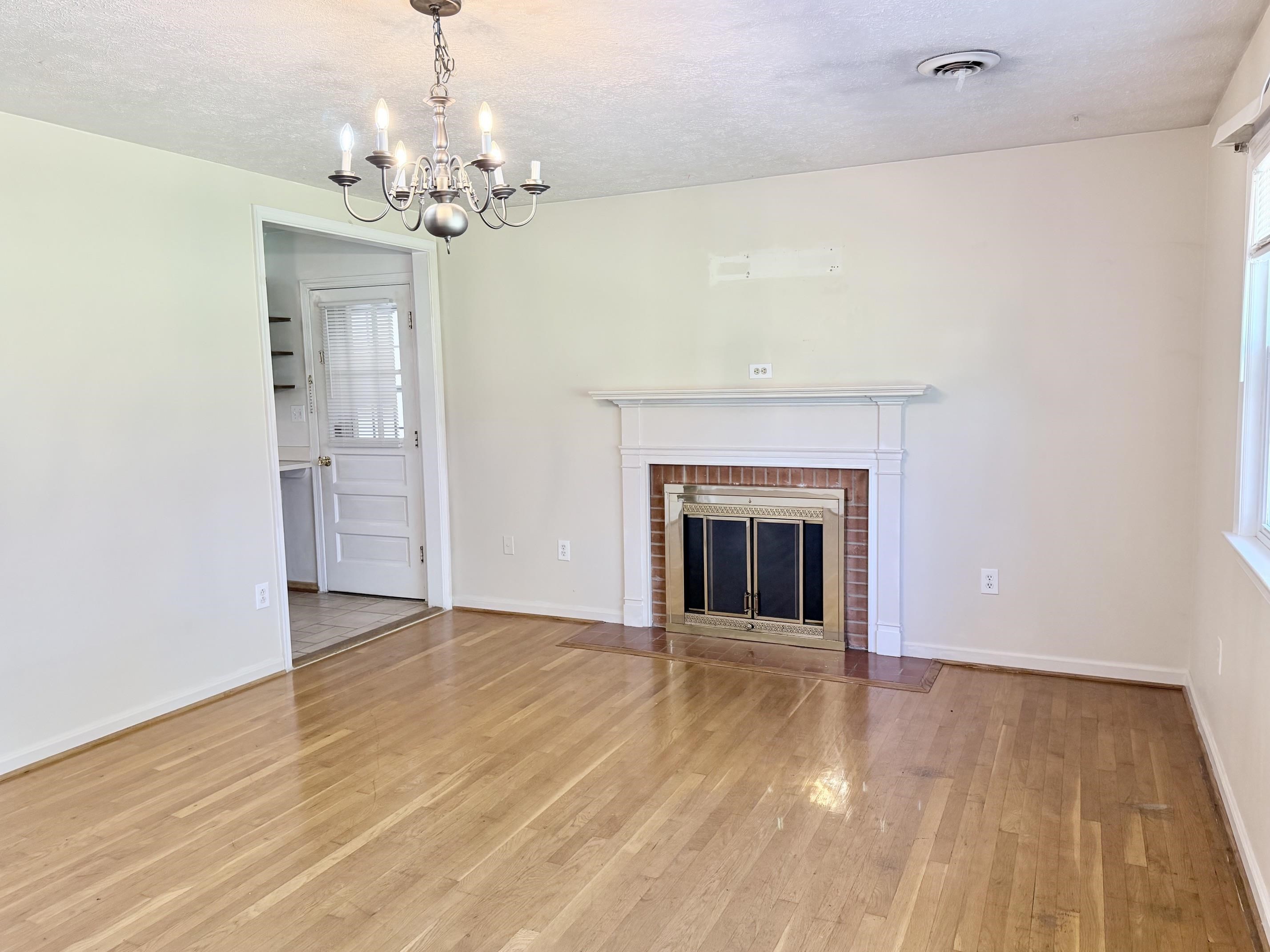603 DOOMS CROSSING RD, WAYNESBORO, Virginia 22980, 3 Bedrooms Bedrooms, ,1 BathroomBathrooms,Residential,All Brick, sunroom, fenced yard, priced below asse,603 DOOMS CROSSING RD,682817 MLS # 682817