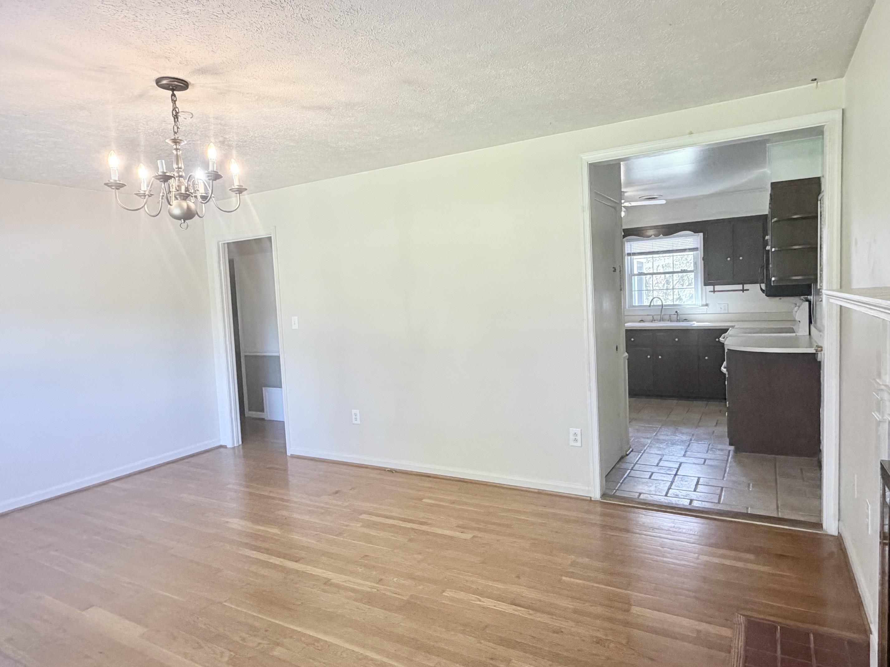 603 DOOMS CROSSING RD, WAYNESBORO, Virginia 22980, 3 Bedrooms Bedrooms, ,1 BathroomBathrooms,Residential,All Brick, sunroom, fenced yard, priced below asse,603 DOOMS CROSSING RD,682817 MLS # 682817