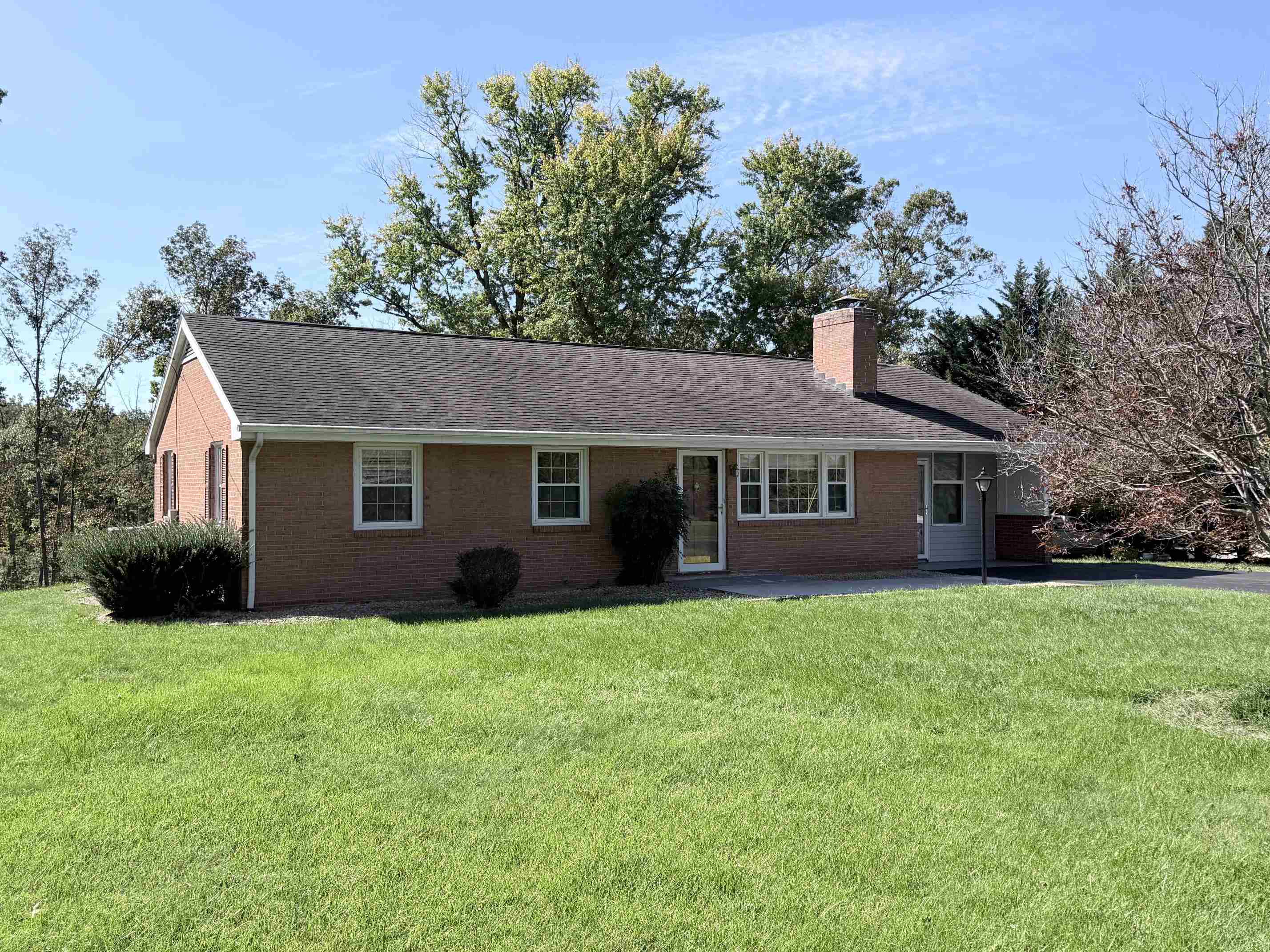 603 DOOMS CROSSING RD, WAYNESBORO, Virginia 22980, 3 Bedrooms Bedrooms, ,1 BathroomBathrooms,Residential,All Brick, sunroom, fenced yard, priced below asse,603 DOOMS CROSSING RD,682817 MLS # 682817