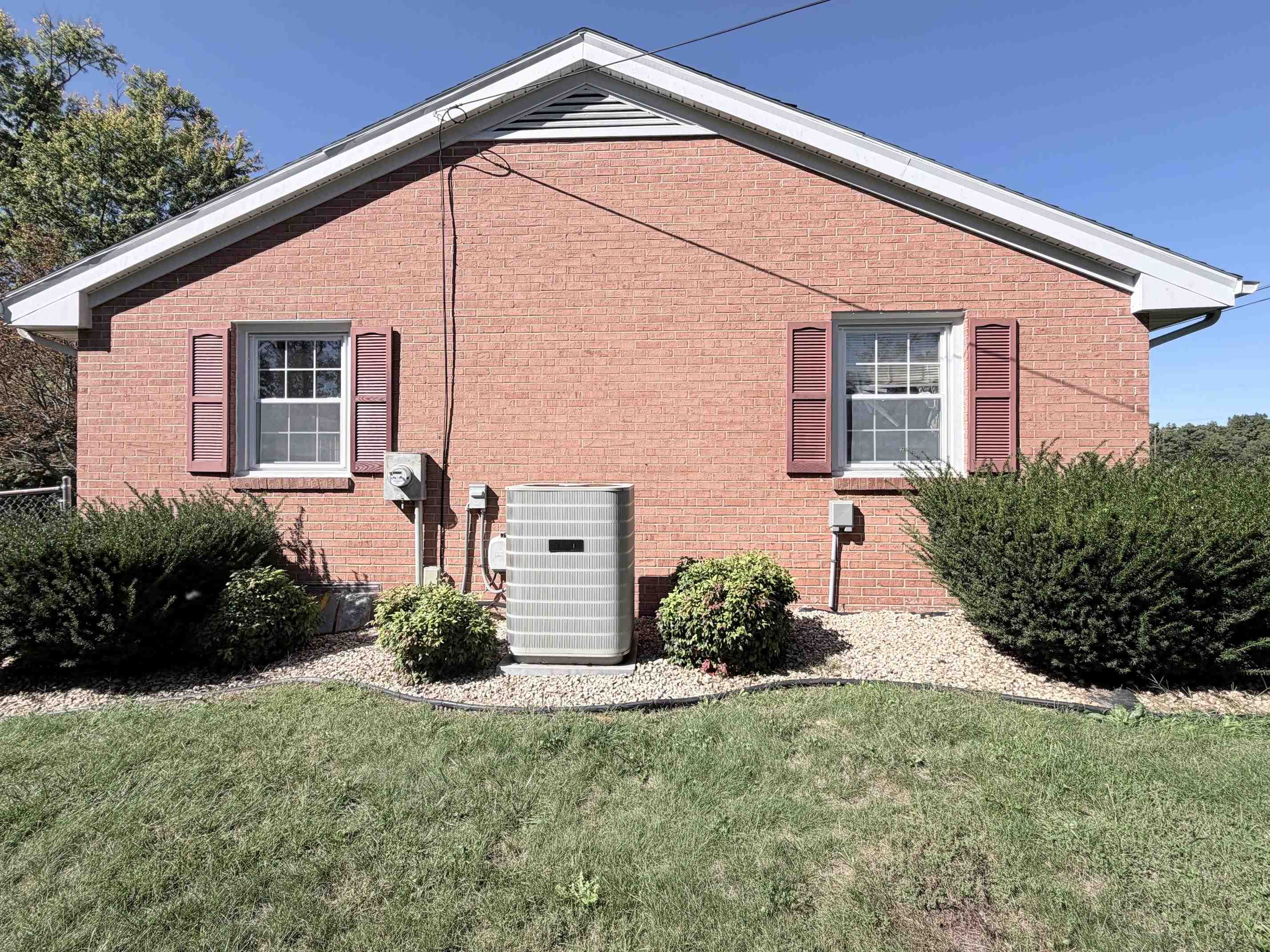 603 DOOMS CROSSING RD, WAYNESBORO, Virginia 22980, 3 Bedrooms Bedrooms, ,1 BathroomBathrooms,Residential,All Brick, sunroom, fenced yard, priced below asse,603 DOOMS CROSSING RD,682817 MLS # 682817