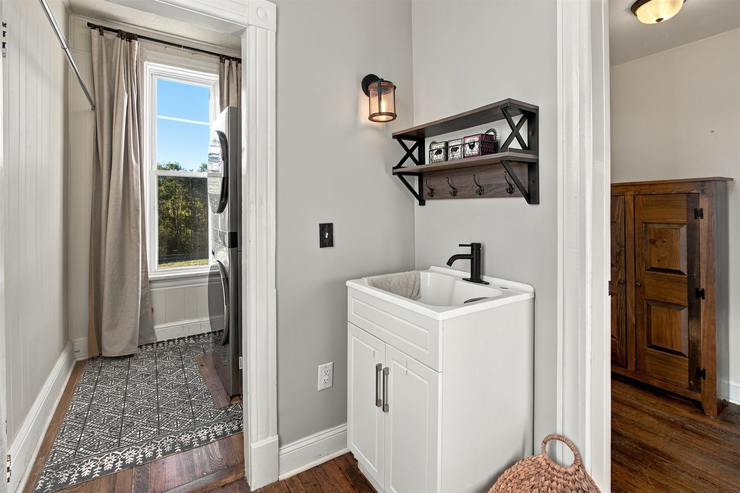 374 FINLEY RD, RAPHINE, Virginia 24472, 4 Bedrooms Bedrooms, ,3 BathroomsBathrooms,Residential,374 FINLEY RD,682819 MLS # 682819 374 FINLEY RD, RAPHINE, Virginia 24472, 4 Bedrooms Bedrooms, ,3 BathroomsBathrooms,Residential,374 FINLEY RD,682819 MLS # 682819