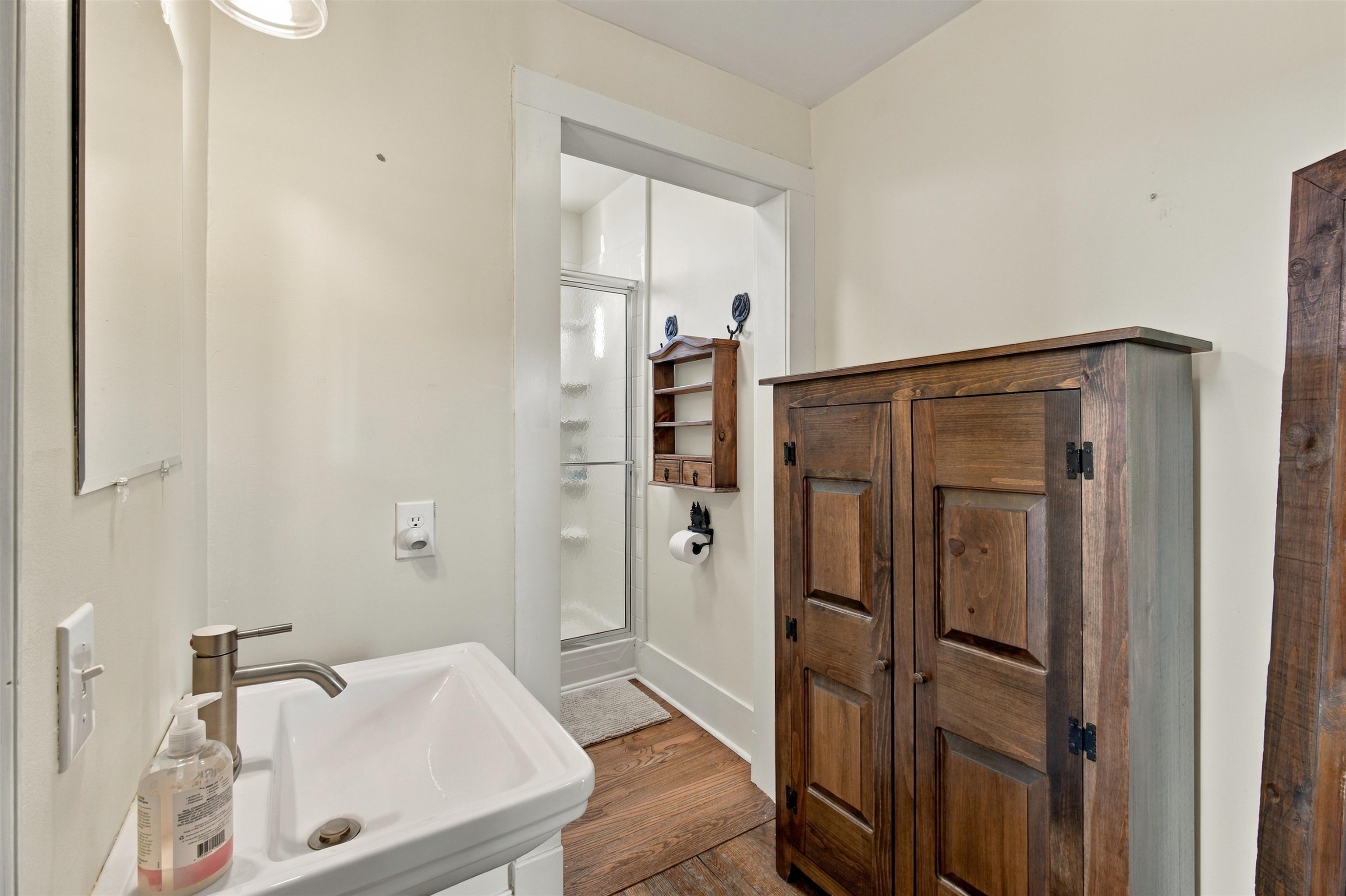 374 FINLEY RD, RAPHINE, Virginia 24472, 4 Bedrooms Bedrooms, ,3 BathroomsBathrooms,Residential,374 FINLEY RD,682819 MLS # 682819 374 FINLEY RD, RAPHINE, Virginia 24472, 4 Bedrooms Bedrooms, ,3 BathroomsBathrooms,Residential,374 FINLEY RD,682819 MLS # 682819