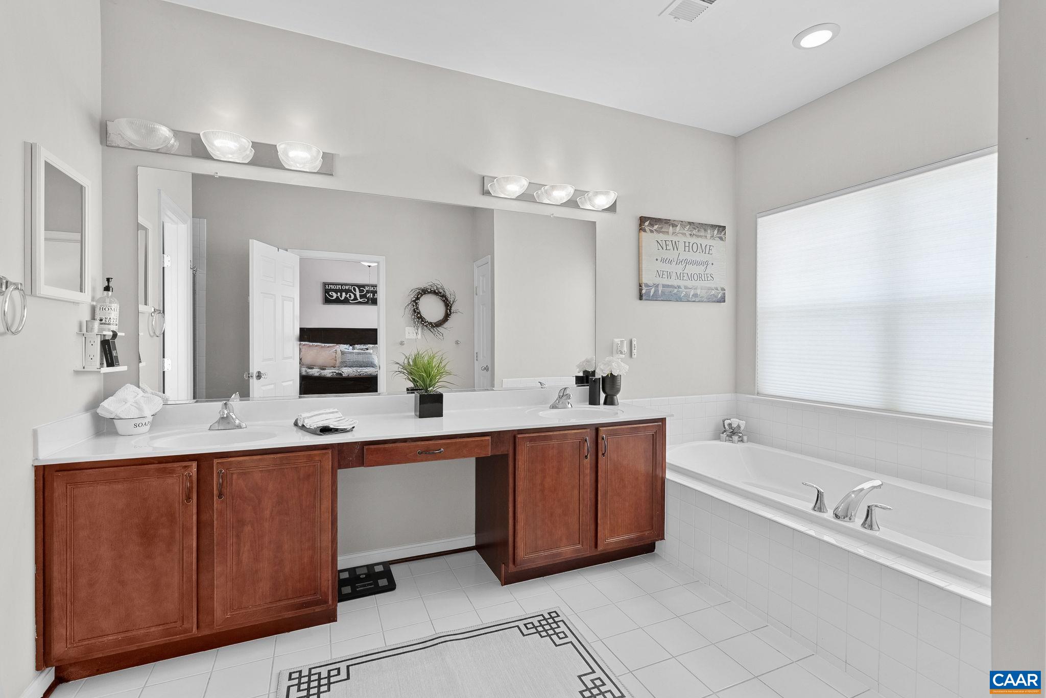 17450 LETHRIDGE CIR, ROUND HILL, Virginia 20141, 4 Bedrooms Bedrooms, ,3 BathroomsBathrooms,Residential,Your next Home,17450 LETHRIDGE CIR,682820 MLS # 682820 17450 LETHRIDGE CIR, ROUND HILL, Virginia 20141, 4 Bedrooms Bedrooms, ,3 BathroomsBathrooms,Residential,Your next Home,17450 LETHRIDGE CIR,682820 MLS # 682820