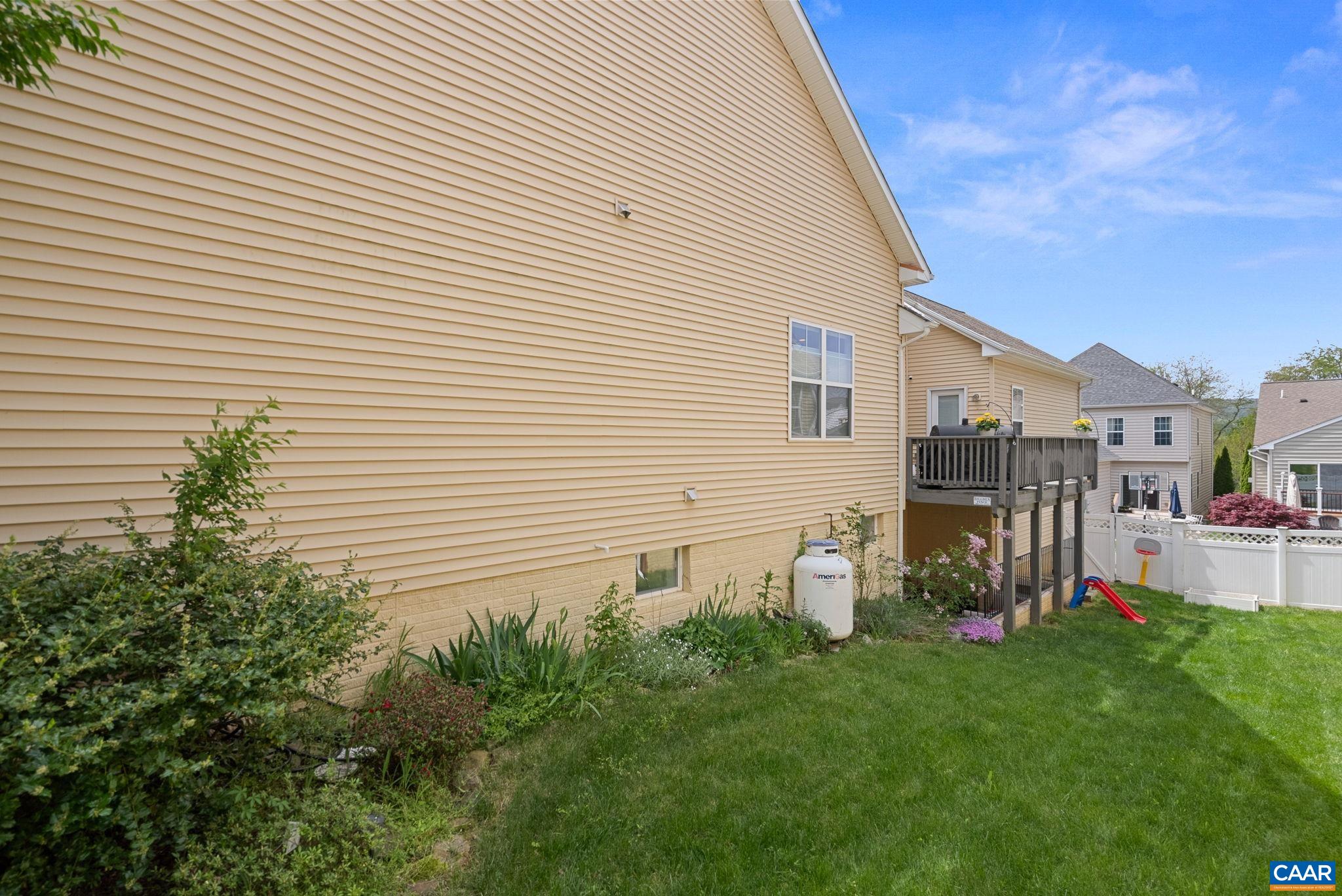 17450 LETHRIDGE CIR, ROUND HILL, Virginia 20141, 4 Bedrooms Bedrooms, ,3 BathroomsBathrooms,Residential,Your next Home,17450 LETHRIDGE CIR,682820 MLS # 682820 17450 LETHRIDGE CIR, ROUND HILL, Virginia 20141, 4 Bedrooms Bedrooms, ,3 BathroomsBathrooms,Residential,Your next Home,17450 LETHRIDGE CIR,682820 MLS # 682820