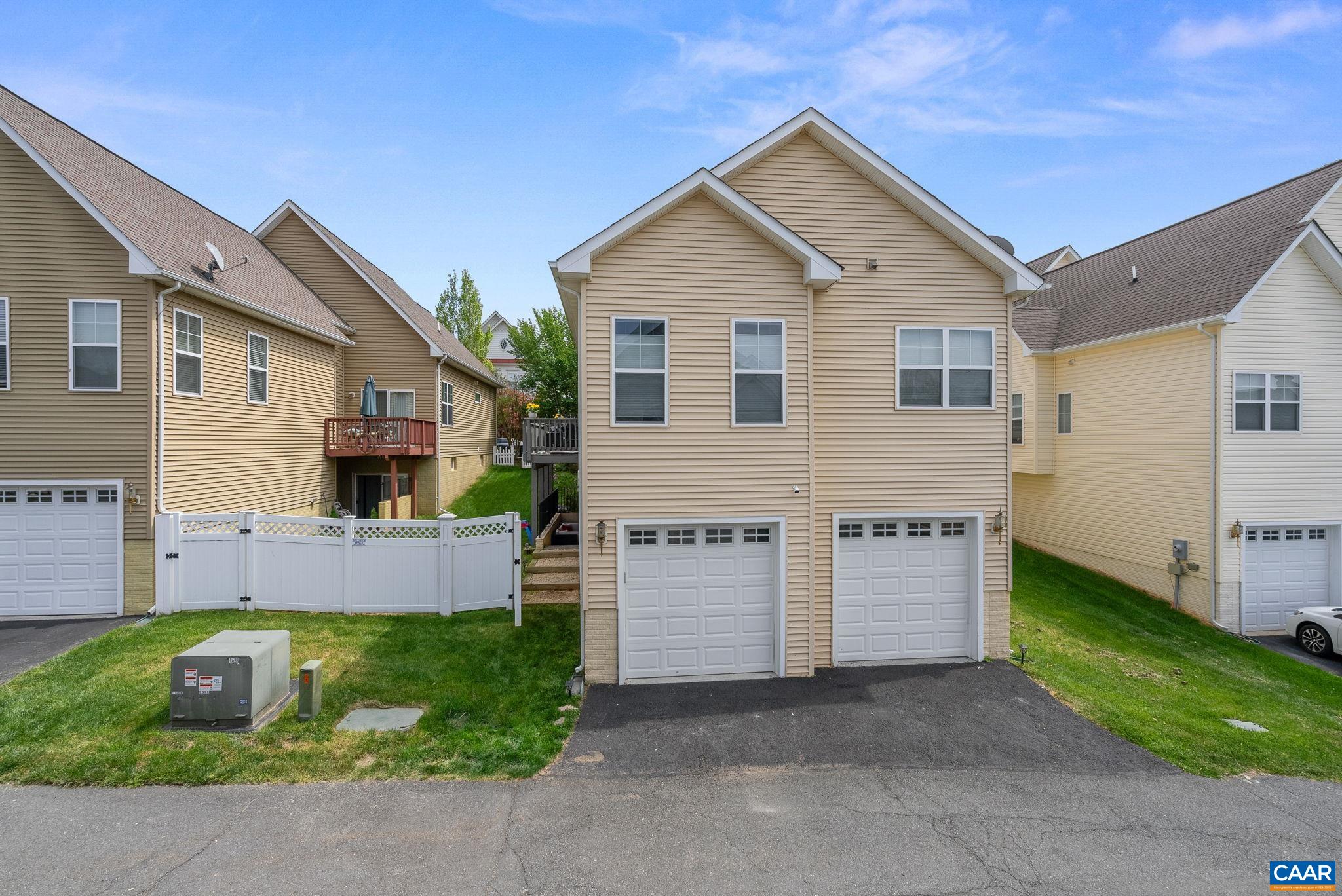 17450 LETHRIDGE CIR, ROUND HILL, Virginia 20141, 4 Bedrooms Bedrooms, ,3 BathroomsBathrooms,Residential,Your next Home,17450 LETHRIDGE CIR,682820 MLS # 682820 17450 LETHRIDGE CIR, ROUND HILL, Virginia 20141, 4 Bedrooms Bedrooms, ,3 BathroomsBathrooms,Residential,Your next Home,17450 LETHRIDGE CIR,682820 MLS # 682820
