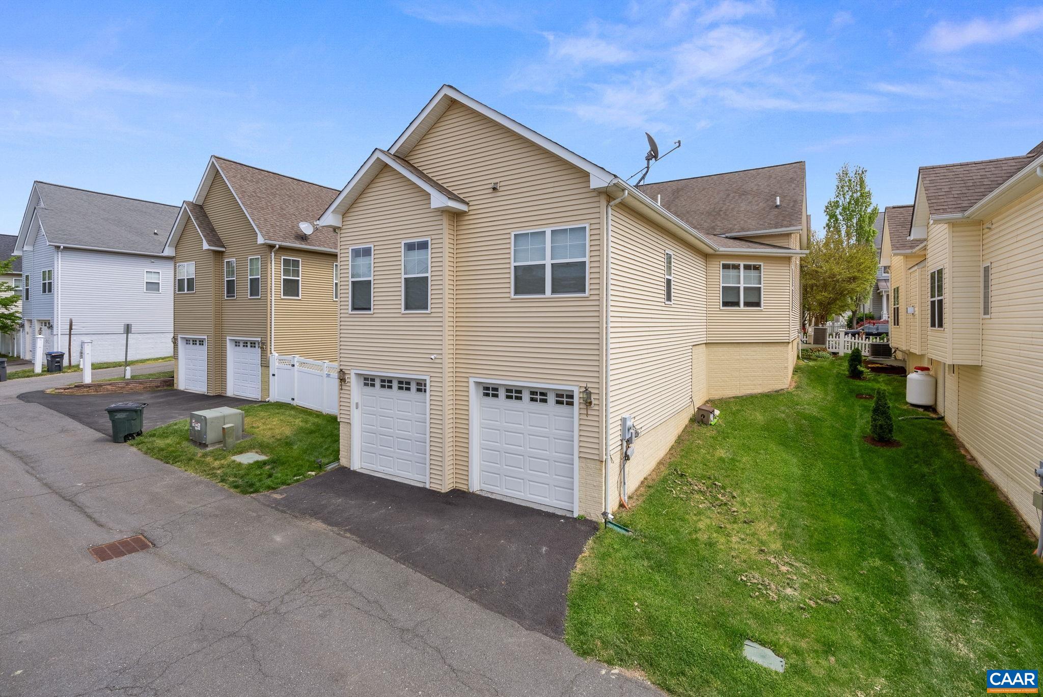 17450 LETHRIDGE CIR, ROUND HILL, Virginia 20141, 4 Bedrooms Bedrooms, ,3 BathroomsBathrooms,Residential,Your next Home,17450 LETHRIDGE CIR,682820 MLS # 682820 17450 LETHRIDGE CIR, ROUND HILL, Virginia 20141, 4 Bedrooms Bedrooms, ,3 BathroomsBathrooms,Residential,Your next Home,17450 LETHRIDGE CIR,682820 MLS # 682820
