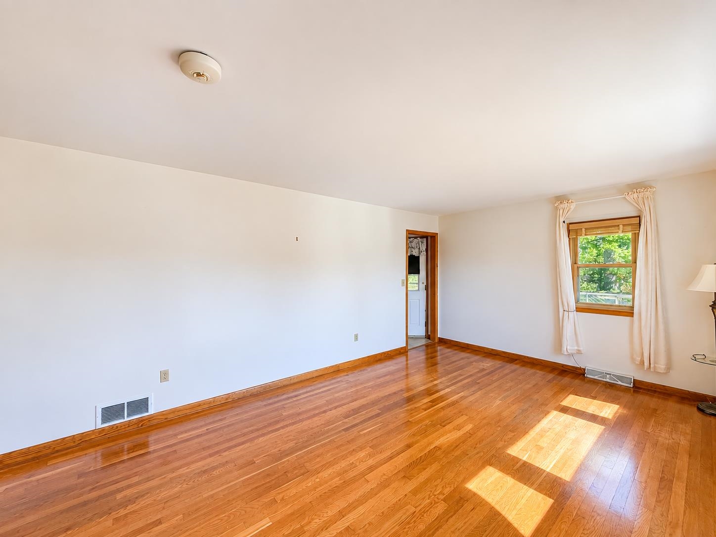 2307 3RD ST, STAUNTON, Virginia 24401, 3 Bedrooms Bedrooms, ,2 BathroomsBathrooms,Residential,2307 3RD ST,682842 MLS # 682842
