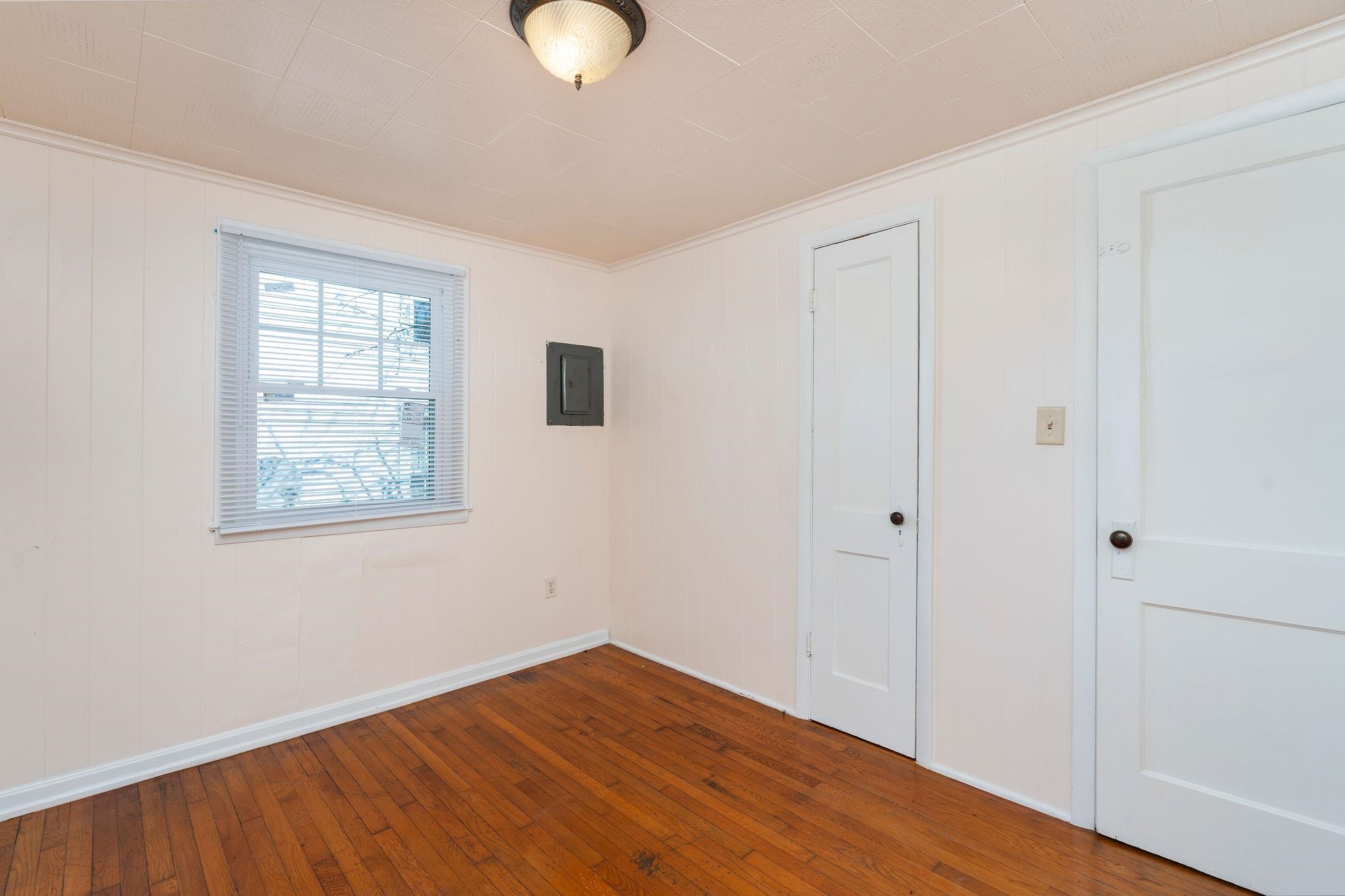 605 N DELPHINE AVE, WAYNESBORO, Virginia 22980, 2 Bedrooms Bedrooms, ,1 BathroomBathrooms,Residential,605 N DELPHINE AVE,682847 MLS # 682847 605 N DELPHINE AVE, WAYNESBORO, Virginia 22980, 2 Bedrooms Bedrooms, ,1 BathroomBathrooms,Residential,605 N DELPHINE AVE,682847 MLS # 682847