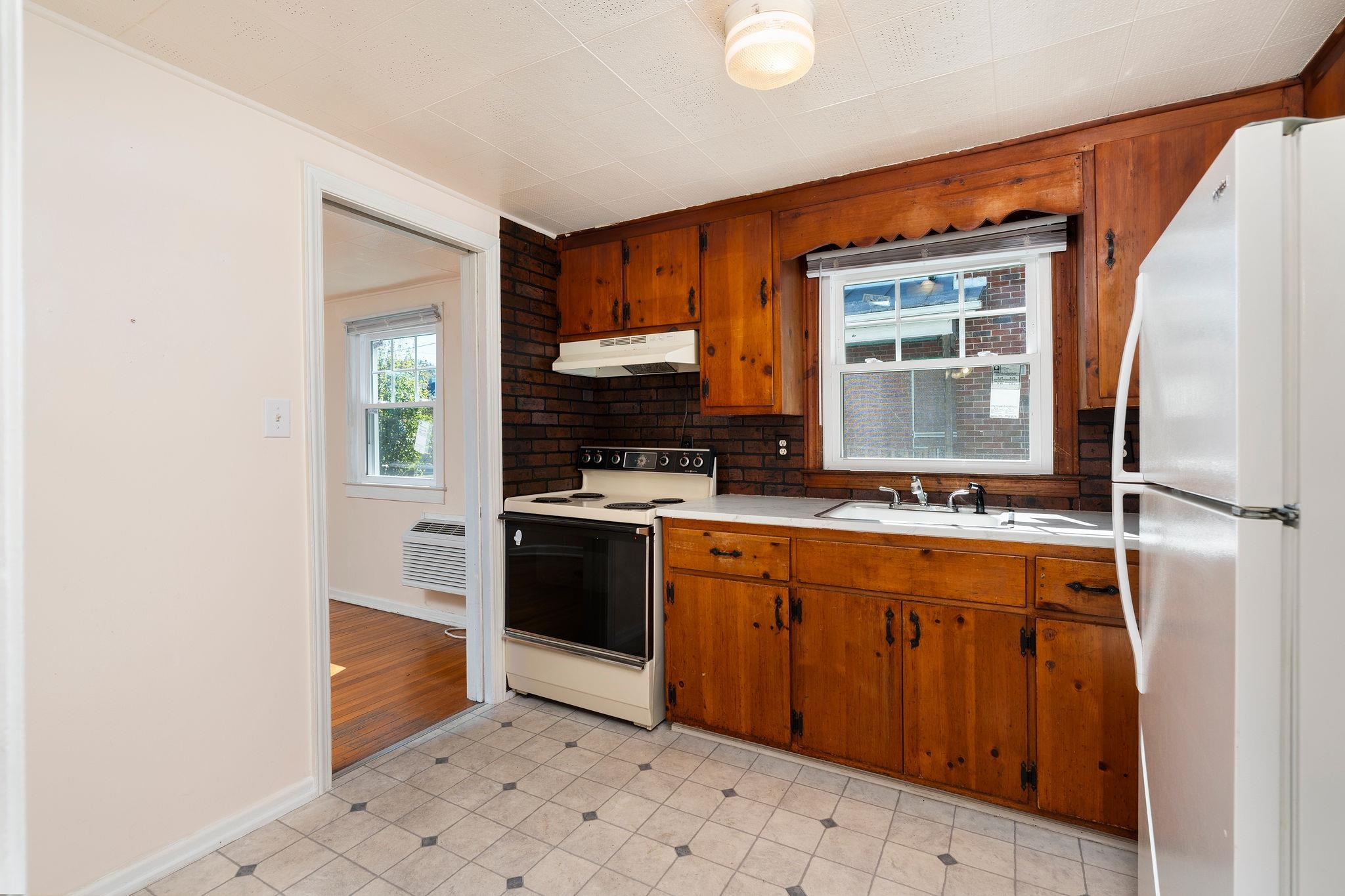605 N DELPHINE AVE, WAYNESBORO, Virginia 22980, 2 Bedrooms Bedrooms, ,1 BathroomBathrooms,Residential,605 N DELPHINE AVE,682847 MLS # 682847 605 N DELPHINE AVE, WAYNESBORO, Virginia 22980, 2 Bedrooms Bedrooms, ,1 BathroomBathrooms,Residential,605 N DELPHINE AVE,682847 MLS # 682847