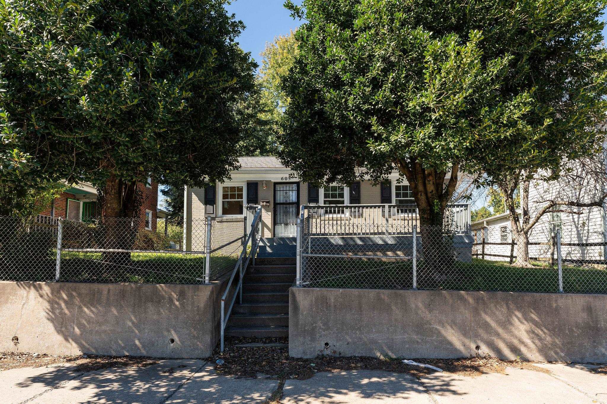 605 N DELPHINE AVE, WAYNESBORO, Virginia 22980, 2 Bedrooms Bedrooms, ,1 BathroomBathrooms,Residential,605 N DELPHINE AVE,682847 MLS # 682847 605 N DELPHINE AVE, WAYNESBORO, Virginia 22980, 2 Bedrooms Bedrooms, ,1 BathroomBathrooms,Residential,605 N DELPHINE AVE,682847 MLS # 682847