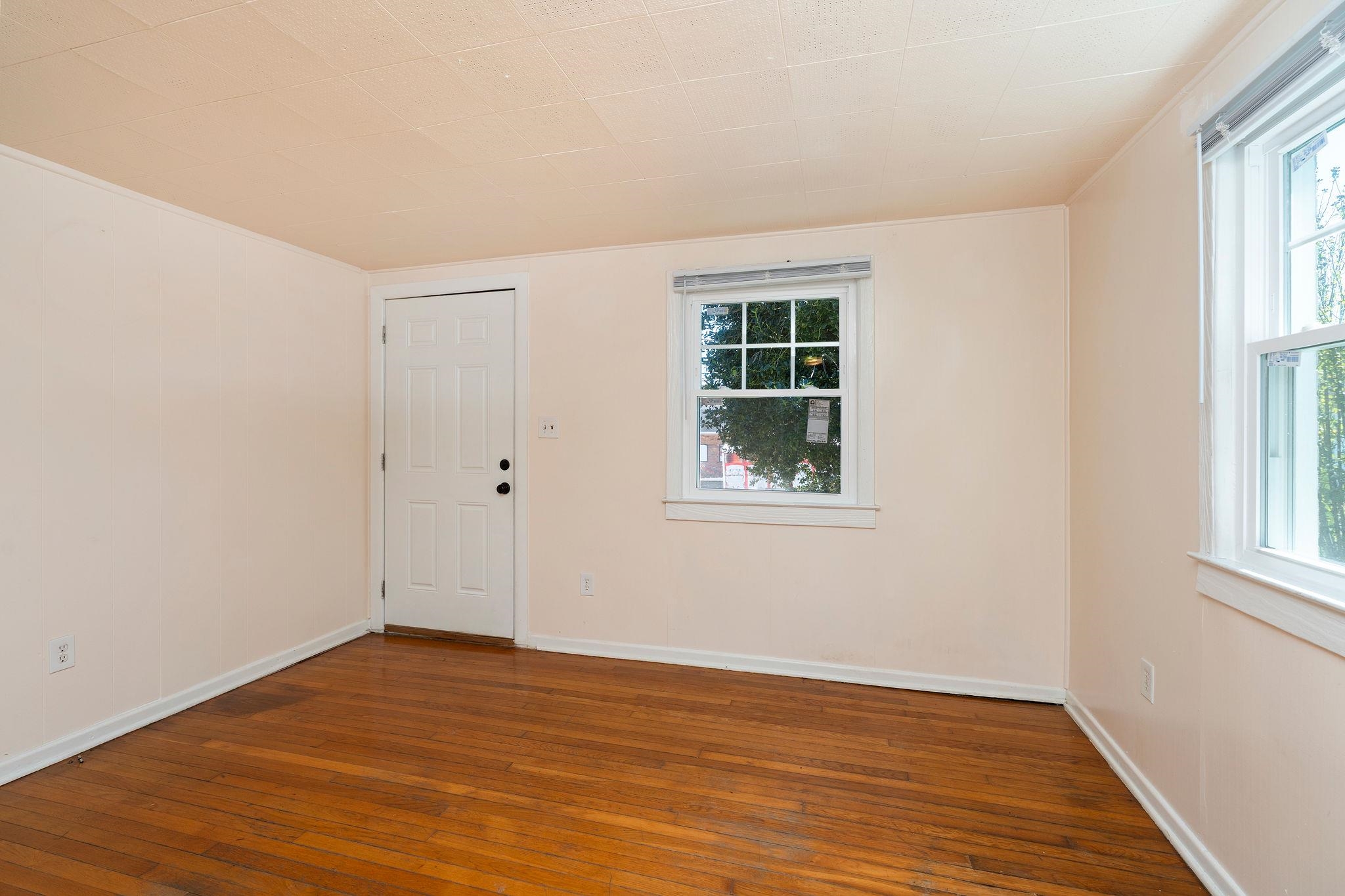 605 N DELPHINE AVE, WAYNESBORO, Virginia 22980, 2 Bedrooms Bedrooms, ,1 BathroomBathrooms,Residential,605 N DELPHINE AVE,682847 MLS # 682847 605 N DELPHINE AVE, WAYNESBORO, Virginia 22980, 2 Bedrooms Bedrooms, ,1 BathroomBathrooms,Residential,605 N DELPHINE AVE,682847 MLS # 682847