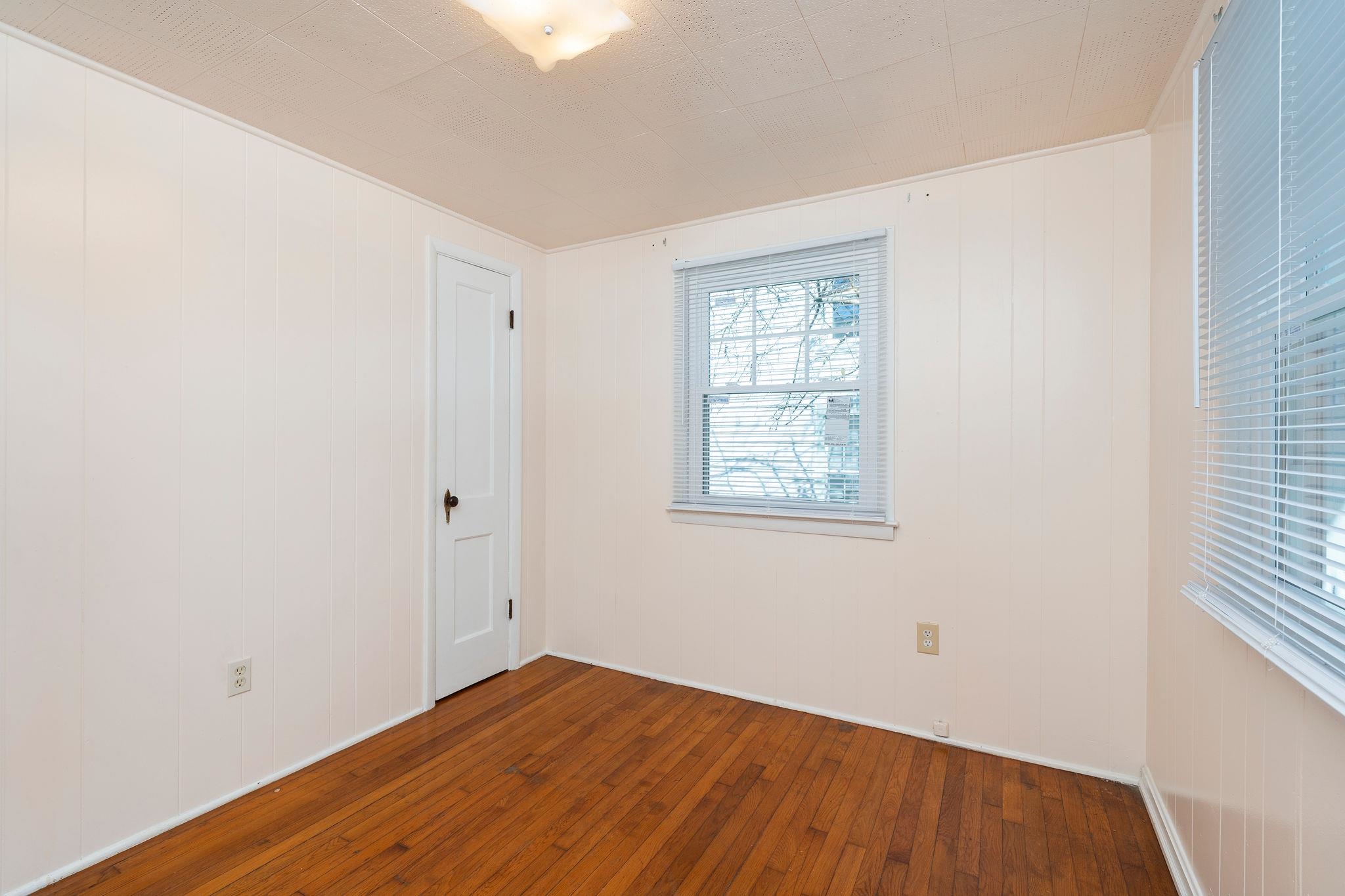 605 N DELPHINE AVE, WAYNESBORO, Virginia 22980, 2 Bedrooms Bedrooms, ,1 BathroomBathrooms,Residential,605 N DELPHINE AVE,682847 MLS # 682847 605 N DELPHINE AVE, WAYNESBORO, Virginia 22980, 2 Bedrooms Bedrooms, ,1 BathroomBathrooms,Residential,605 N DELPHINE AVE,682847 MLS # 682847
