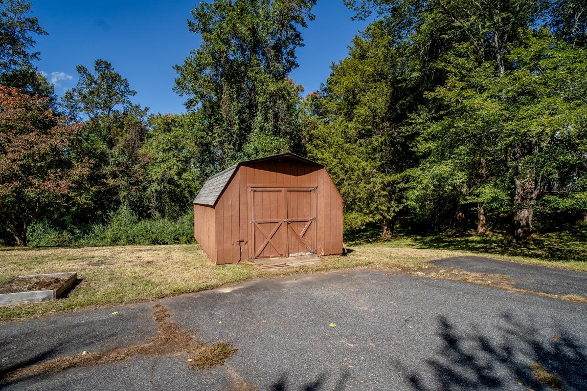 109 GOLDENROD RD, RUCKERSVILLE, Virginia 22968, 3 Bedrooms Bedrooms, ,2 BathroomsBathrooms,Residential,109 GOLDENROD RD,682848 MLS # 682848