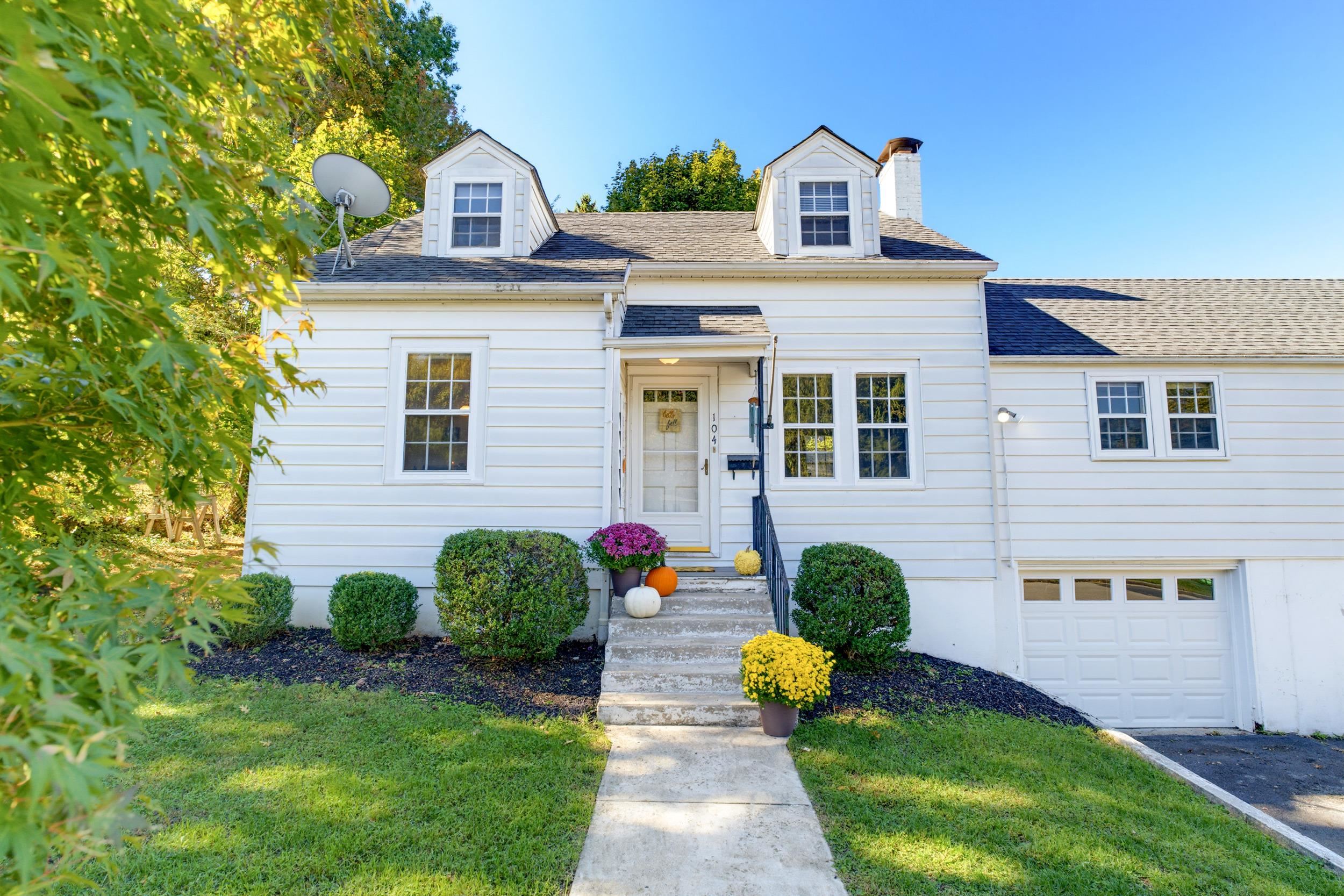 104 HARPER CT, STAUNTON, Virginia 24401, 3 Bedrooms Bedrooms, ,3 BathroomsBathrooms,Residential,104 HARPER CT,682683 MLS # 682683