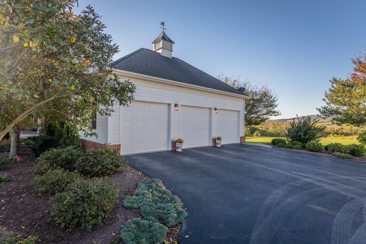 1130 THREE SPRINGS RD, MCGAHEYSVILLE, Virginia 22840, 5 Bedrooms Bedrooms, ,5 BathroomsBathrooms,Residential,1130 THREE SPRINGS RD,682740 MLS # 682740 1130 THREE SPRINGS RD, MCGAHEYSVILLE, Virginia 22840, 5 Bedrooms Bedrooms, ,5 BathroomsBathrooms,Residential,1130 THREE SPRINGS RD,682740 MLS # 682740