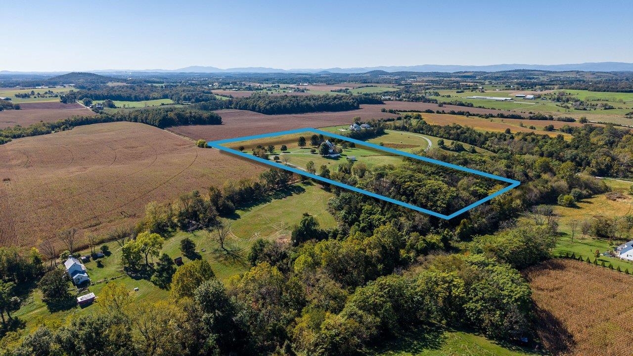 1130 THREE SPRINGS RD, MCGAHEYSVILLE, Virginia 22840, 5 Bedrooms Bedrooms, ,5 BathroomsBathrooms,Residential,1130 THREE SPRINGS RD,682740 MLS # 682740 1130 THREE SPRINGS RD, MCGAHEYSVILLE, Virginia 22840, 5 Bedrooms Bedrooms, ,5 BathroomsBathrooms,Residential,1130 THREE SPRINGS RD,682740 MLS # 682740