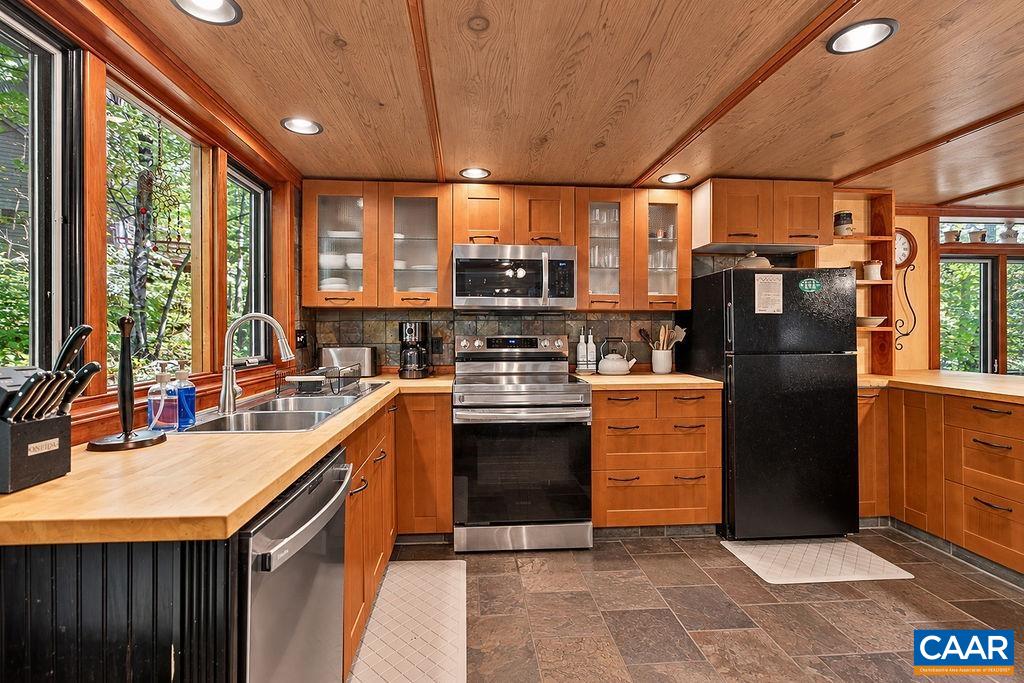 160 FIRTREE DR, WINTERGREEN, Virginia 22967, 3 Bedrooms Bedrooms, ,3 BathroomsBathrooms,Residential,160 FIRTREE DR,682754 MLS # 682754 160 FIRTREE DR, WINTERGREEN, Virginia 22967, 3 Bedrooms Bedrooms, ,3 BathroomsBathrooms,Residential,160 FIRTREE DR,682754 MLS # 682754