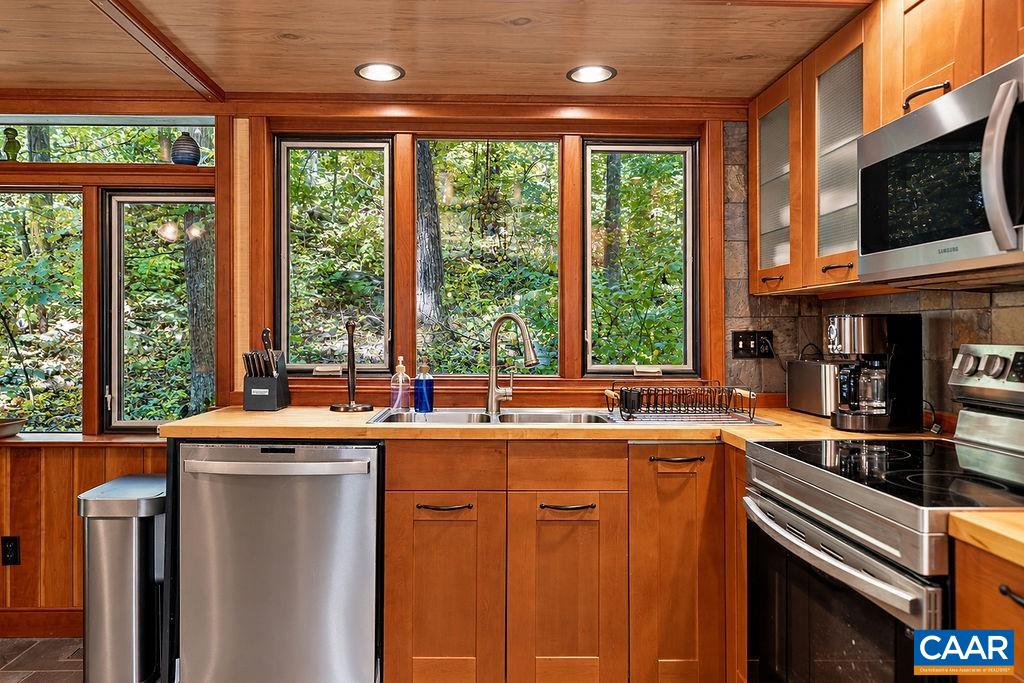 160 FIRTREE DR, WINTERGREEN, Virginia 22967, 3 Bedrooms Bedrooms, ,3 BathroomsBathrooms,Residential,160 FIRTREE DR,682754 MLS # 682754 160 FIRTREE DR, WINTERGREEN, Virginia 22967, 3 Bedrooms Bedrooms, ,3 BathroomsBathrooms,Residential,160 FIRTREE DR,682754 MLS # 682754