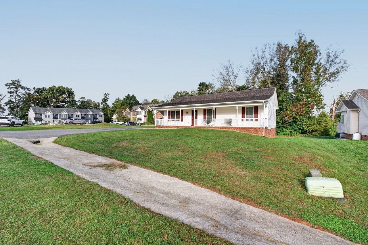 15695 MORNING DOVE LN, ELKTON, Virginia 22827, 4 Bedrooms Bedrooms, ,3 BathroomsBathrooms,Residential,15695 MORNING DOVE LN,682852 MLS # 682852 15695 MORNING DOVE LN, ELKTON, Virginia 22827, 4 Bedrooms Bedrooms, ,3 BathroomsBathrooms,Residential,15695 MORNING DOVE LN,682852 MLS # 682852