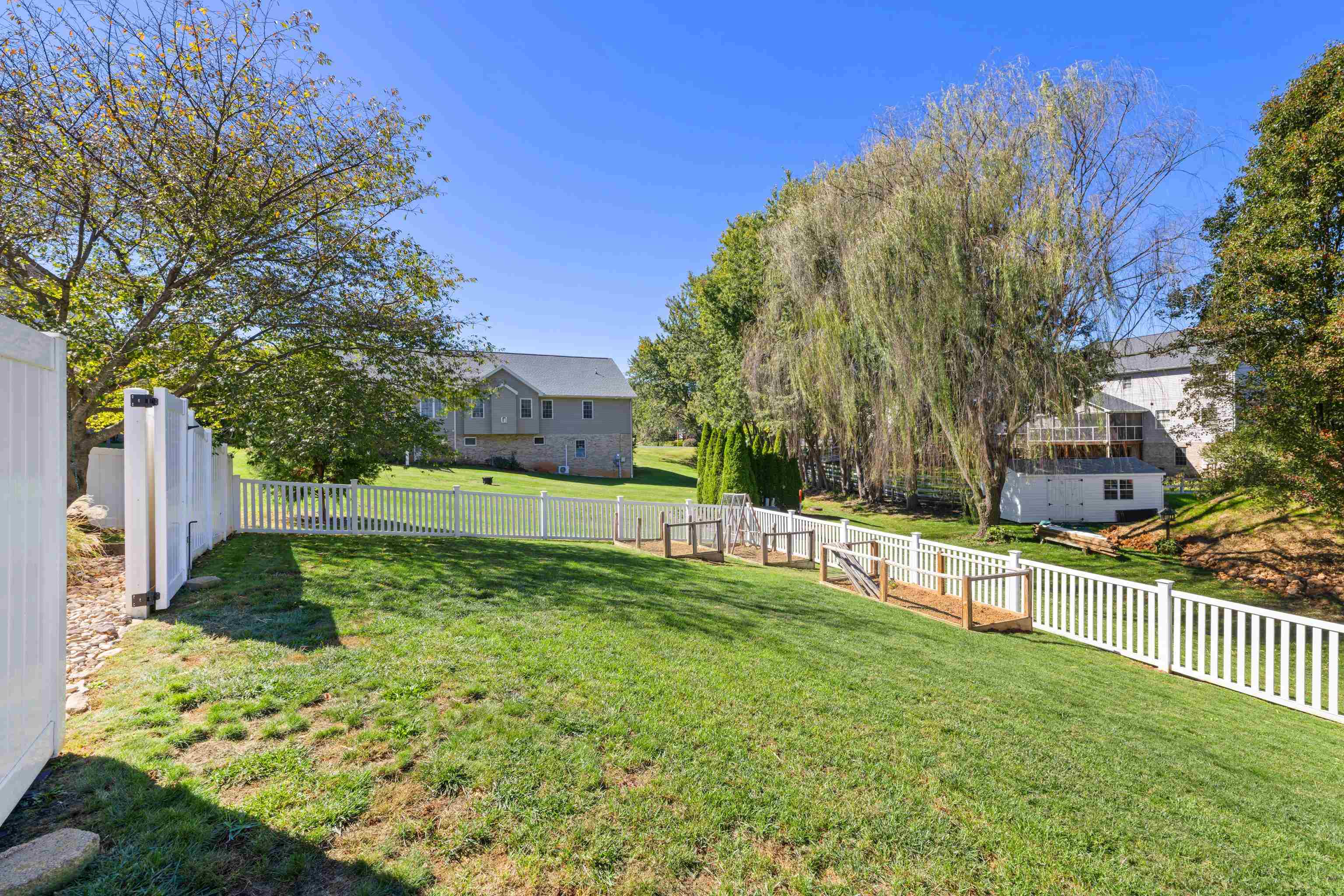 15 LILLIAN DR, FISHERSVILLE, Virginia 22939, 5 Bedrooms Bedrooms, ,3 BathroomsBathrooms,Residential,15 LILLIAN DR,682853 MLS # 682853 15 LILLIAN DR, FISHERSVILLE, Virginia 22939, 5 Bedrooms Bedrooms, ,3 BathroomsBathrooms,Residential,15 LILLIAN DR,682853 MLS # 682853