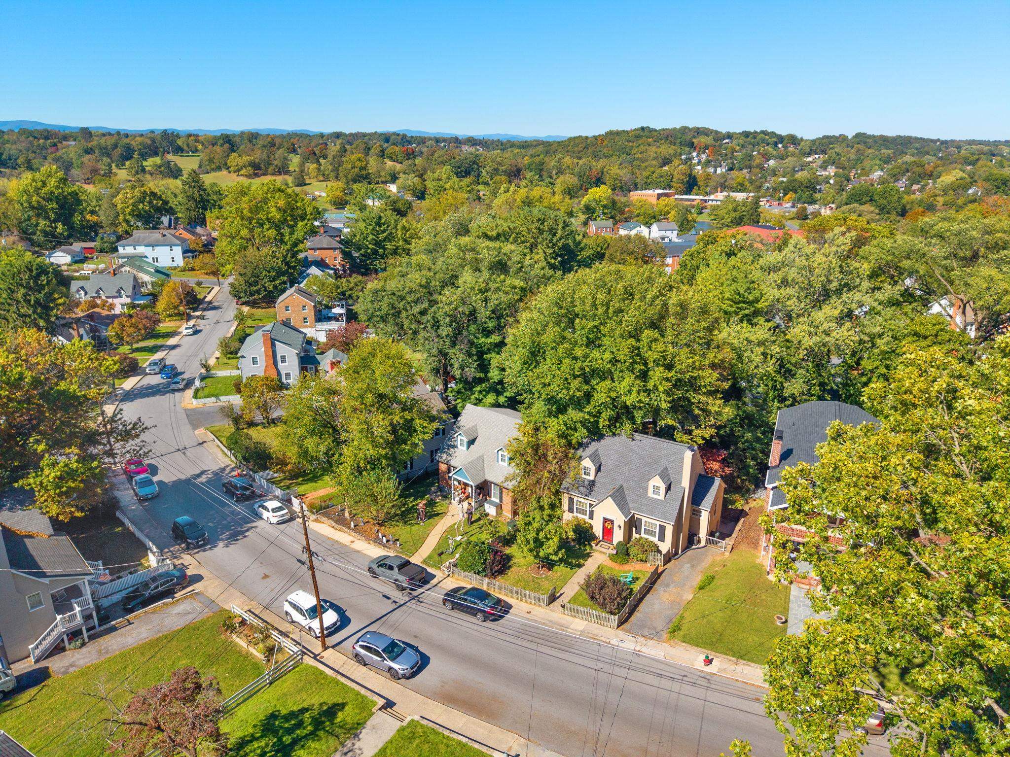633 ALLEGHANY AVE, STAUNTON, Virginia 24401, 3 Bedrooms Bedrooms, ,1 BathroomBathrooms,Residential,633 ALLEGHANY AVE,682859 MLS # 682859