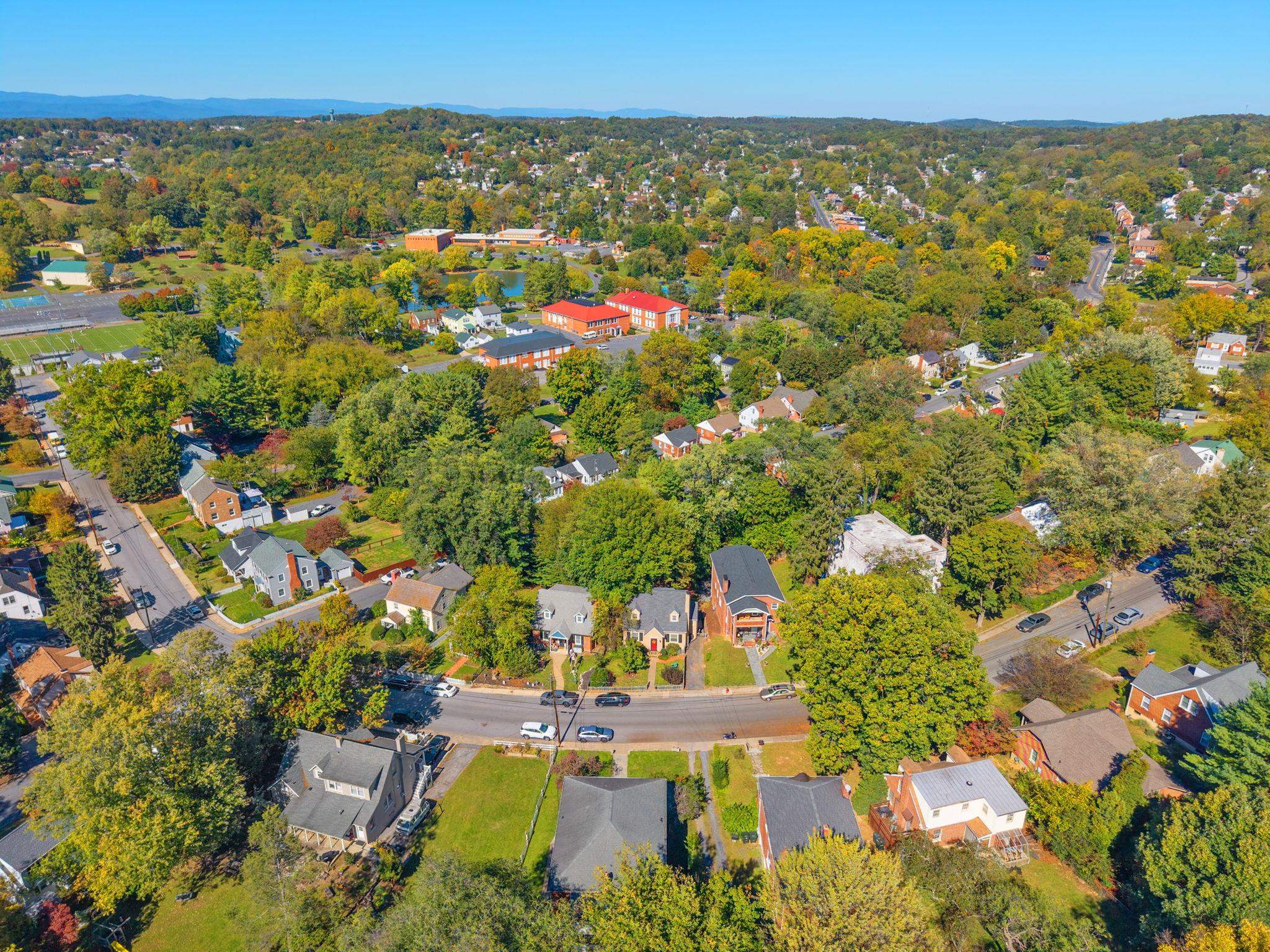 633 ALLEGHANY AVE, STAUNTON, Virginia 24401, 3 Bedrooms Bedrooms, ,1 BathroomBathrooms,Residential,633 ALLEGHANY AVE,682859 MLS # 682859