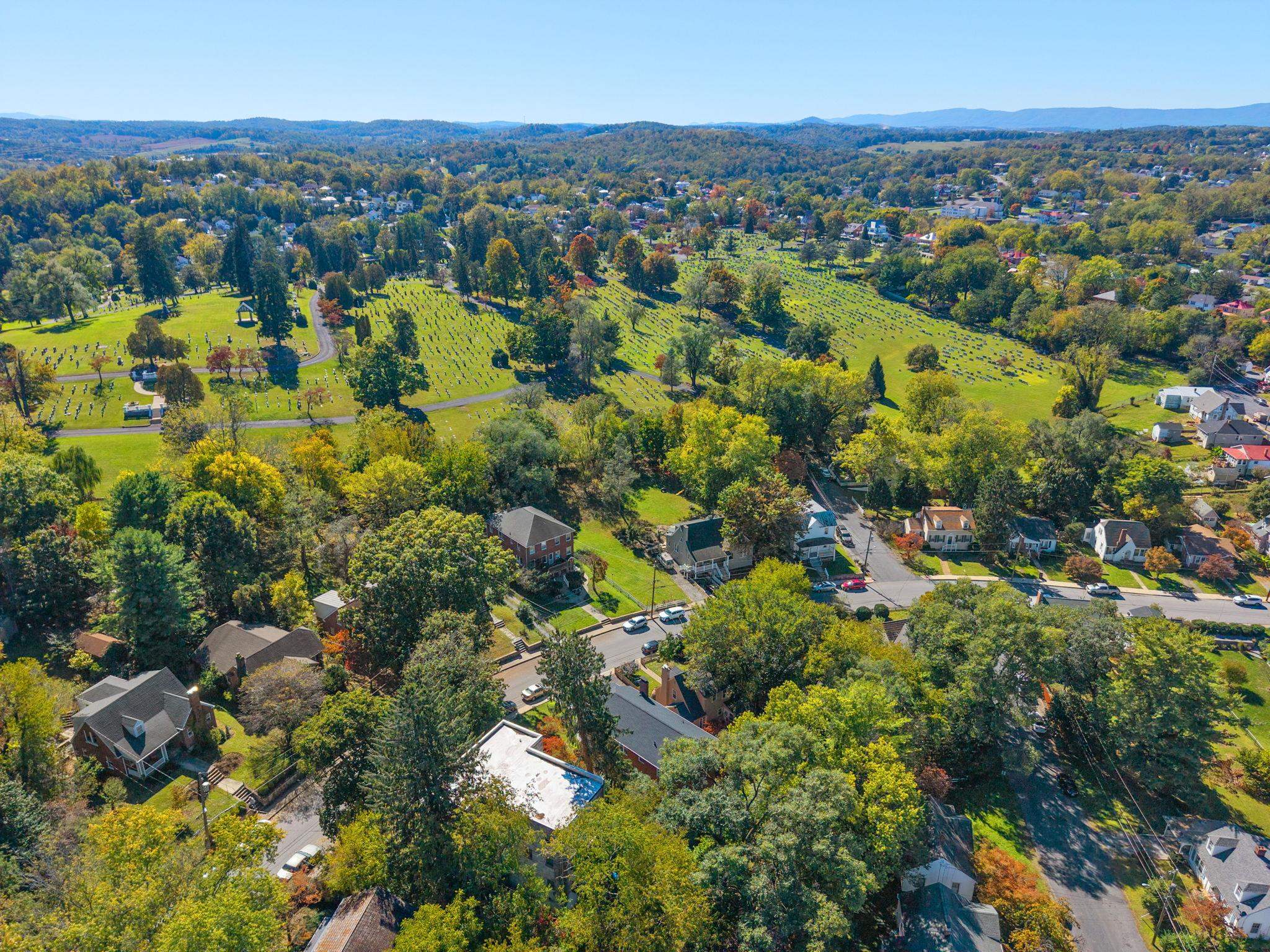 633 ALLEGHANY AVE, STAUNTON, Virginia 24401, 3 Bedrooms Bedrooms, ,1 BathroomBathrooms,Residential,633 ALLEGHANY AVE,682859 MLS # 682859