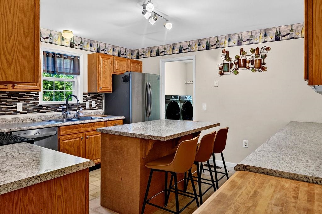 145 S WOODLAND AVE, BUENA VISTA, Virginia 24416, 3 Bedrooms Bedrooms, ,3 BathroomsBathrooms,Residential,145 S WOODLAND AVE,682868 MLS # 682868