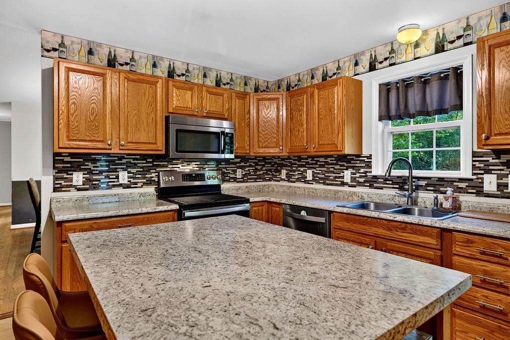 145 S WOODLAND AVE, BUENA VISTA, Virginia 24416, 3 Bedrooms Bedrooms, ,3 BathroomsBathrooms,Residential,145 S WOODLAND AVE,682868 MLS # 682868