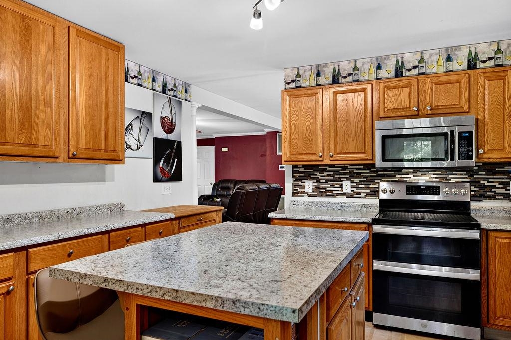 145 S WOODLAND AVE, BUENA VISTA, Virginia 24416, 3 Bedrooms Bedrooms, ,3 BathroomsBathrooms,Residential,145 S WOODLAND AVE,682868 MLS # 682868