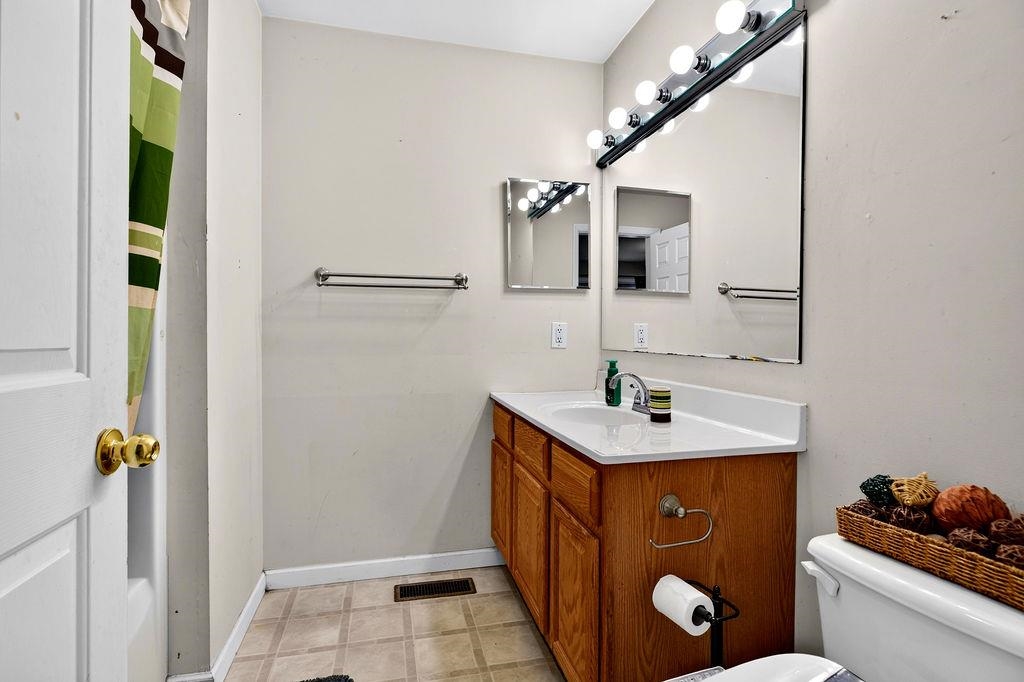 145 S WOODLAND AVE, BUENA VISTA, Virginia 24416, 3 Bedrooms Bedrooms, ,3 BathroomsBathrooms,Residential,145 S WOODLAND AVE,682868 MLS # 682868