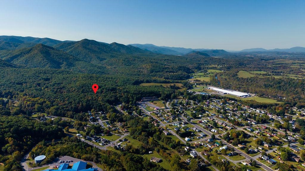 145 S WOODLAND AVE, BUENA VISTA, Virginia 24416, 3 Bedrooms Bedrooms, ,3 BathroomsBathrooms,Residential,145 S WOODLAND AVE,682868 MLS # 682868