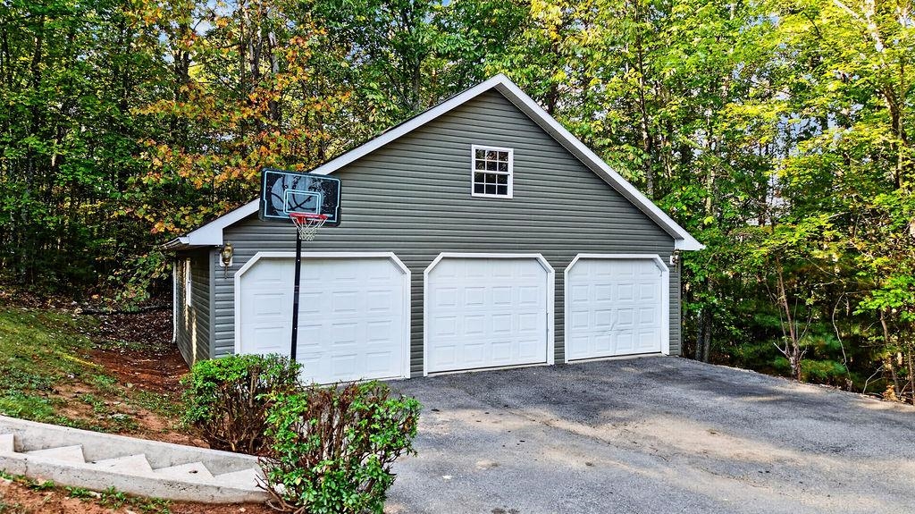 145 S WOODLAND AVE, BUENA VISTA, Virginia 24416, 3 Bedrooms Bedrooms, ,3 BathroomsBathrooms,Residential,145 S WOODLAND AVE,682868 MLS # 682868